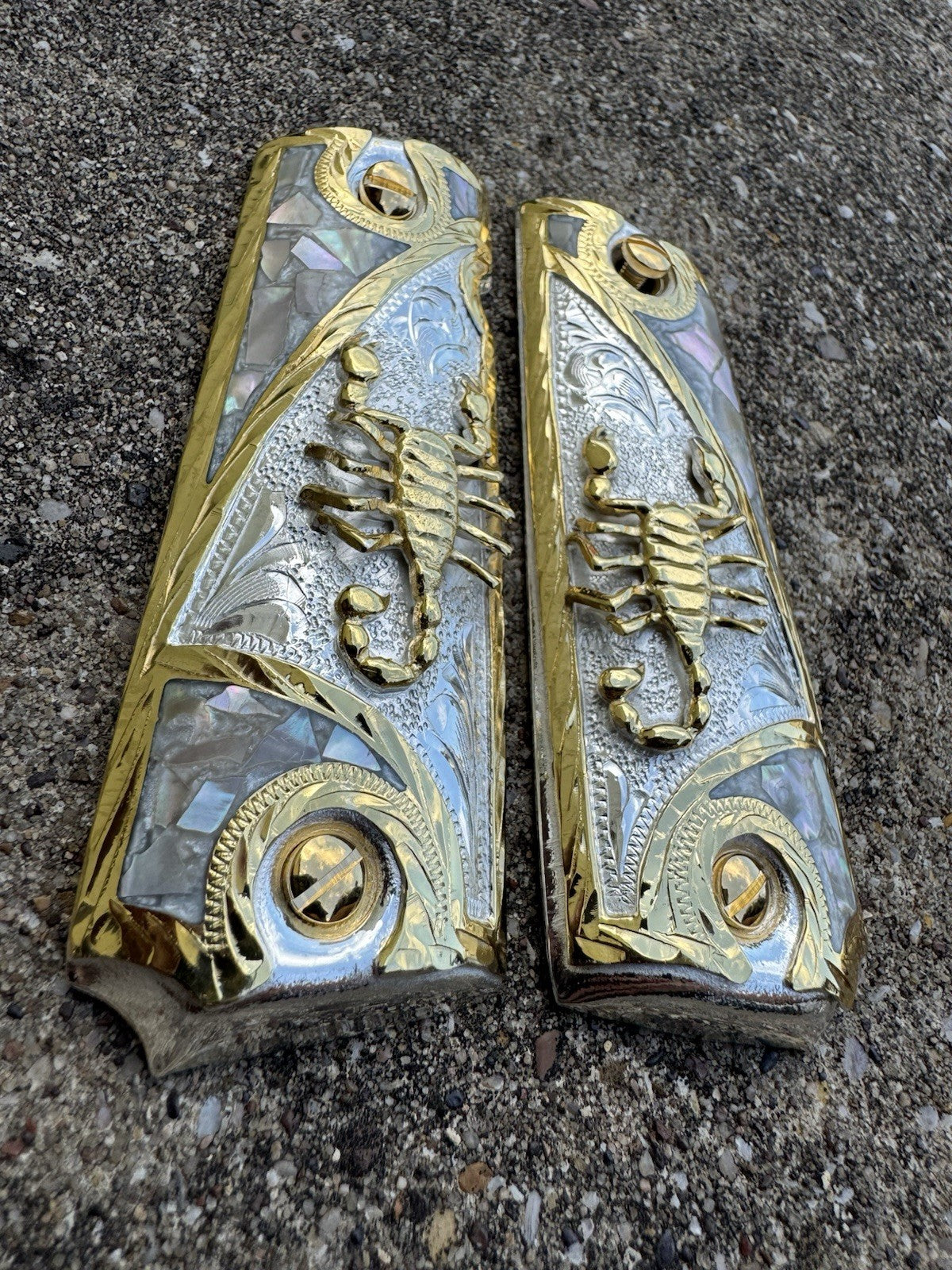 1911 45 38 Super Full Size Scorpion Gold Gun Pistol Grip Cachas & 24K Screws