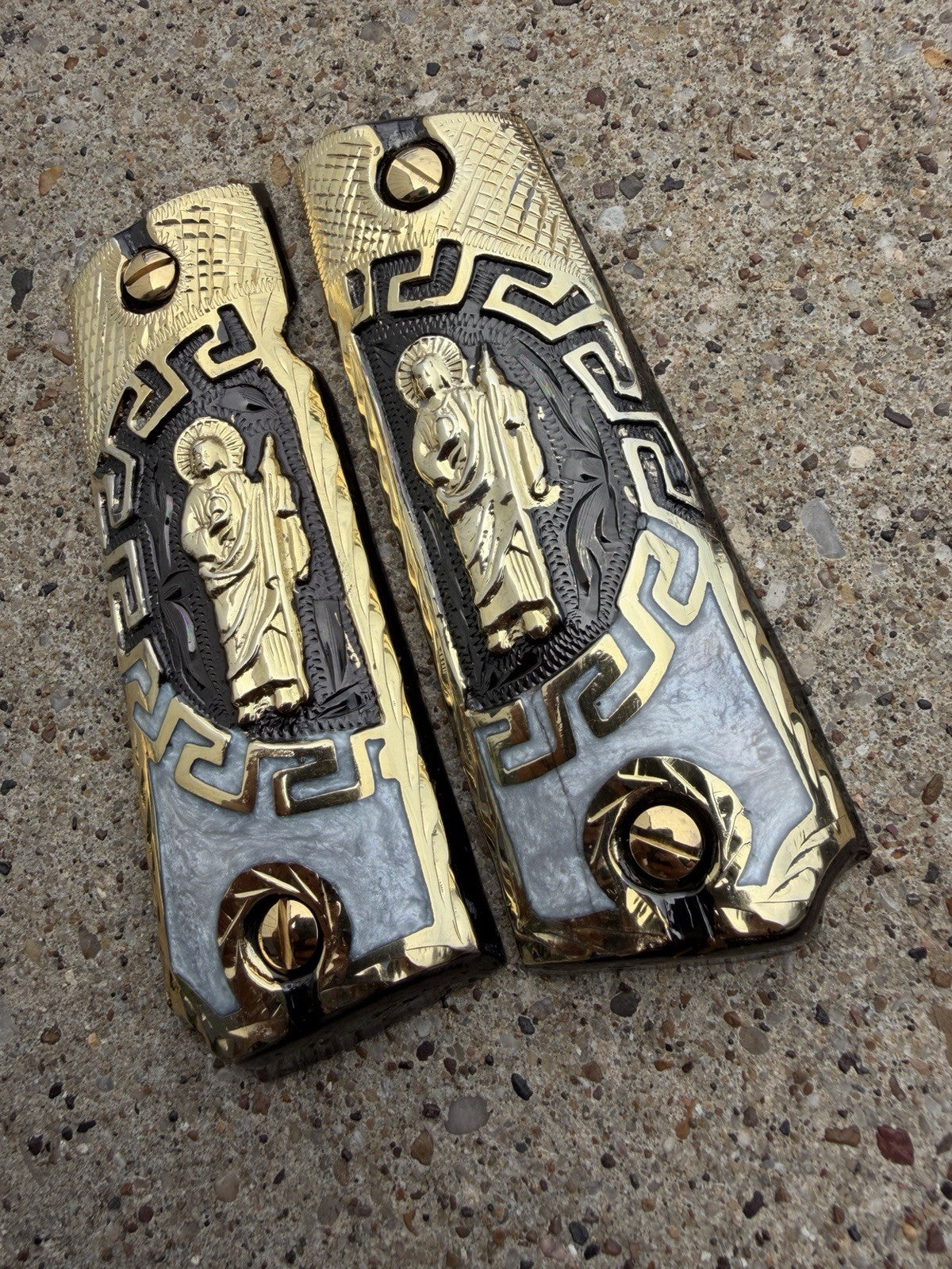 1911 45 38 Super Full Size San Judas Gold Gun Pistol Grip Cachas & 24K Screws