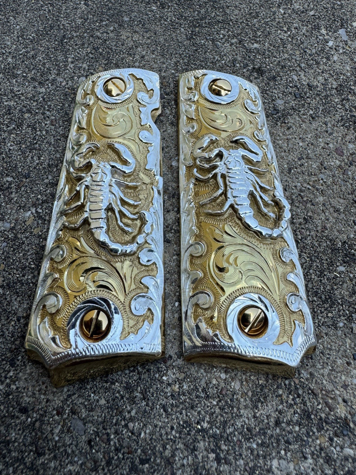1911 45 38 Super Scorpion Full Size Gold Gun Pistol Grip Cachas & 24K Screws