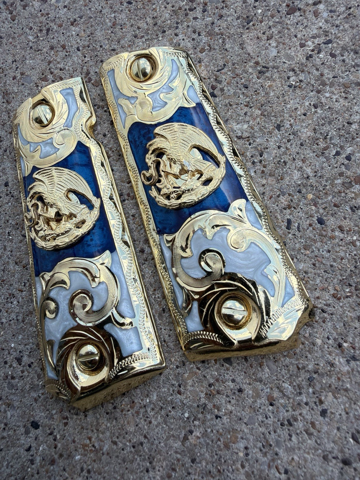 1911 45 38 Super Full Size Mexican Eagle Gold Gun Pistol Grip Cachas & 24K Screw
