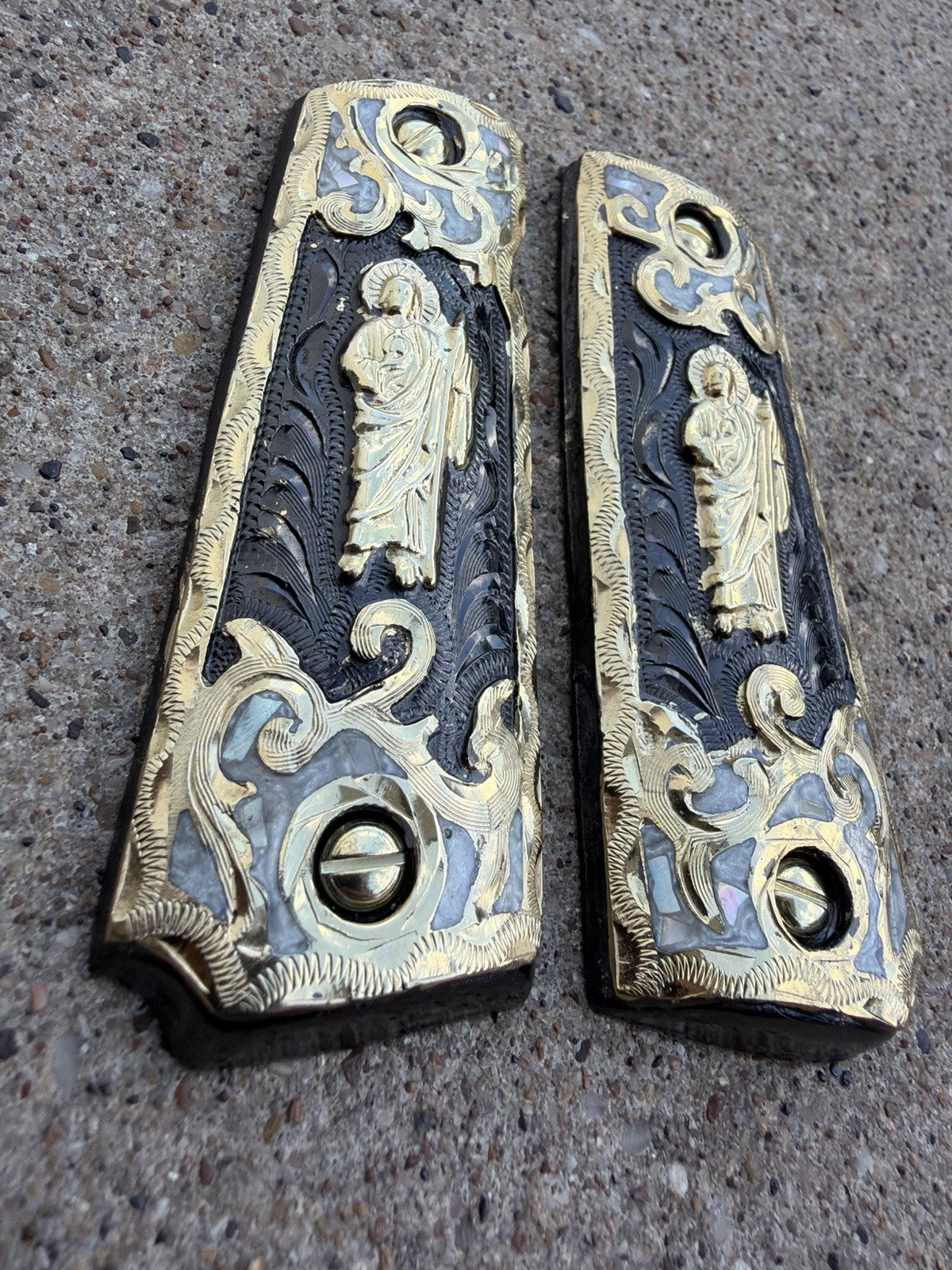 1911 45 38 Super Full Size San Judas Gold Gun Pistol Grip Cachas & 24K Screws