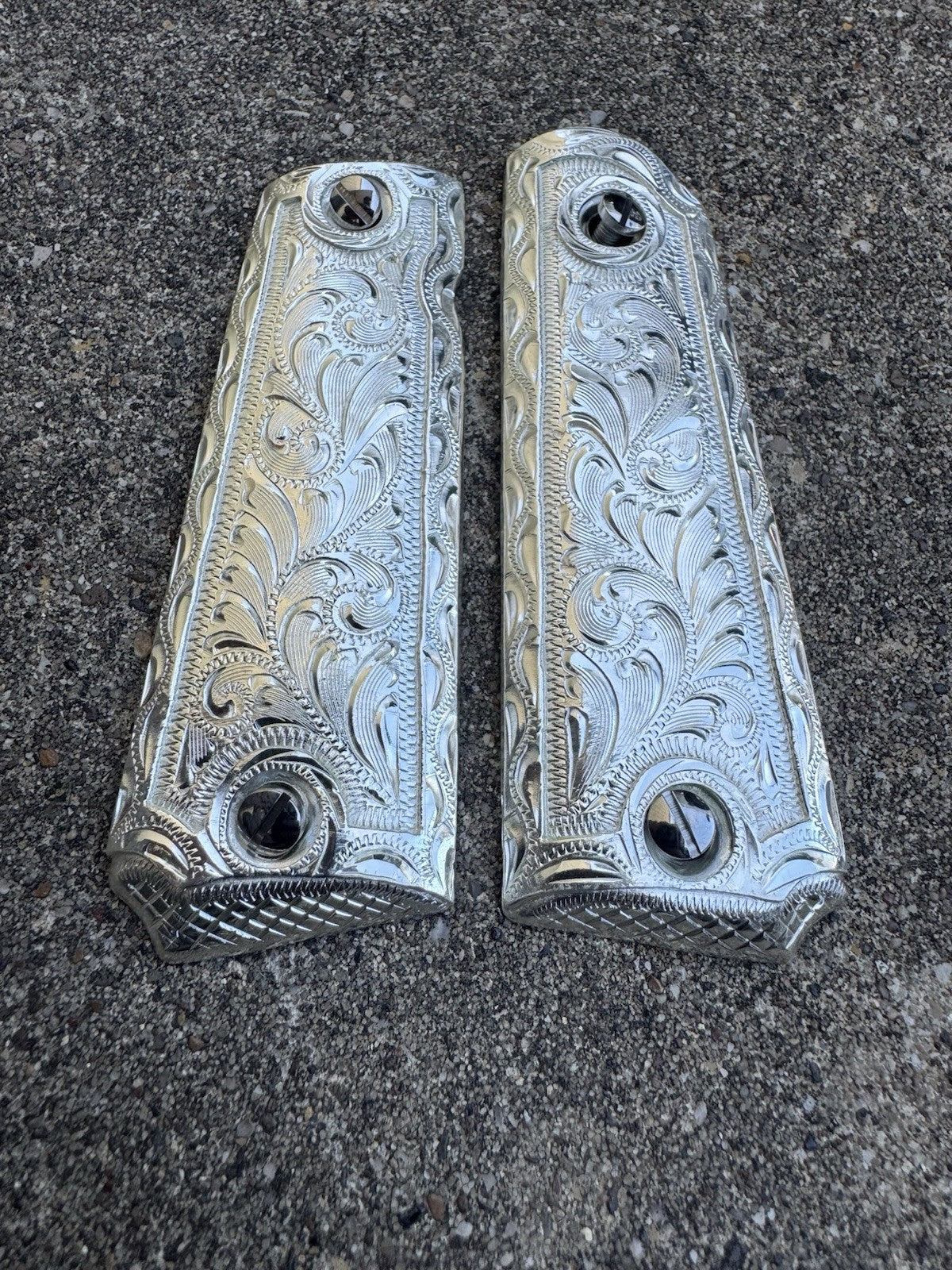 1911 45 38 Super Full Size Gun Pistol Grip Cachas & Polished Screws