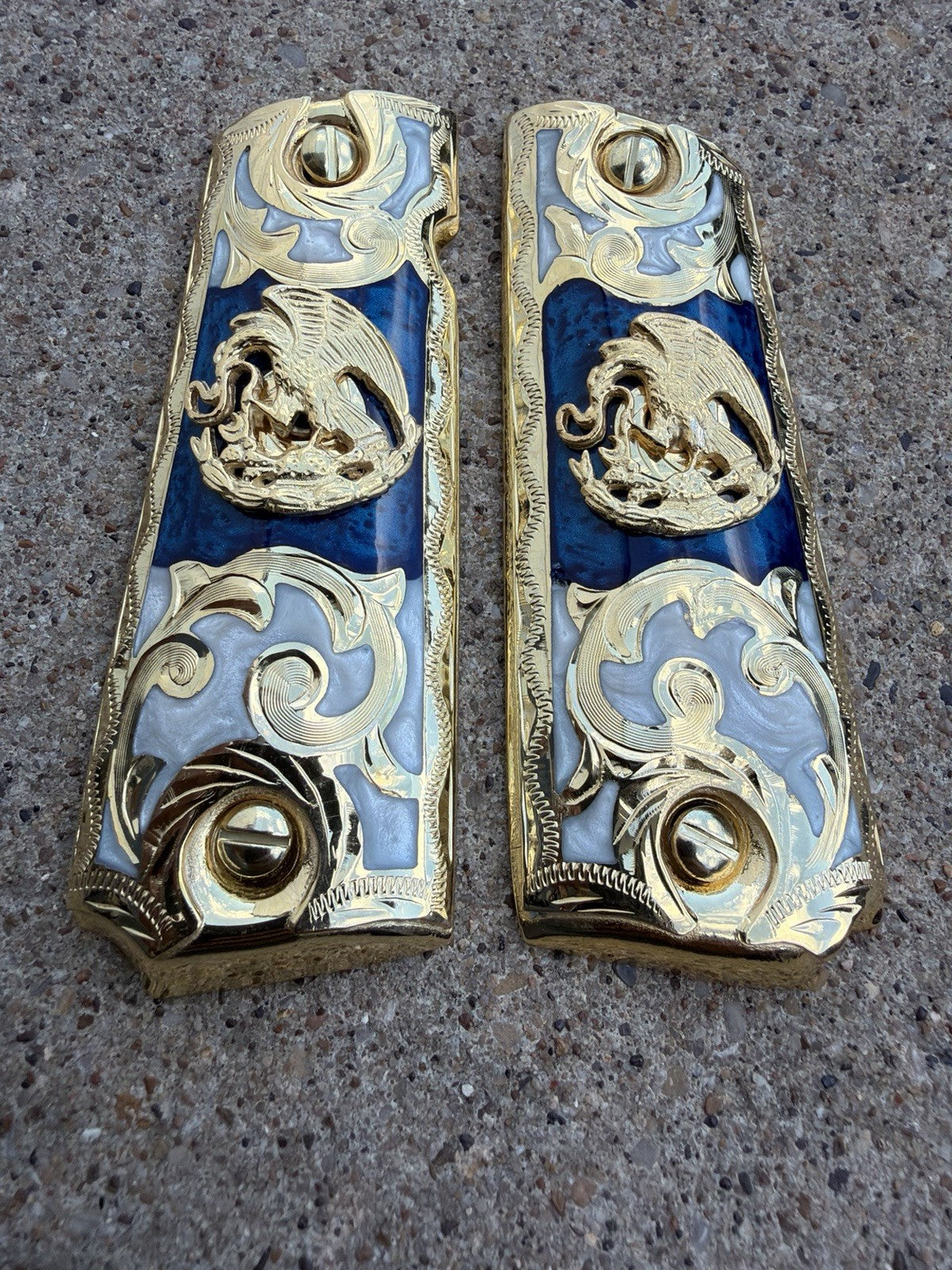 1911 45 38 Super Full Size Mexican Eagle Gold Gun Pistol Grip Cachas & 24K Screw