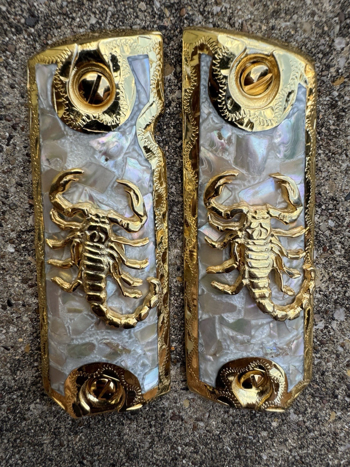 1911 45 38 Super Full Size Scorpion Gold Gun Pistol Grip Cachas & 24K Screws