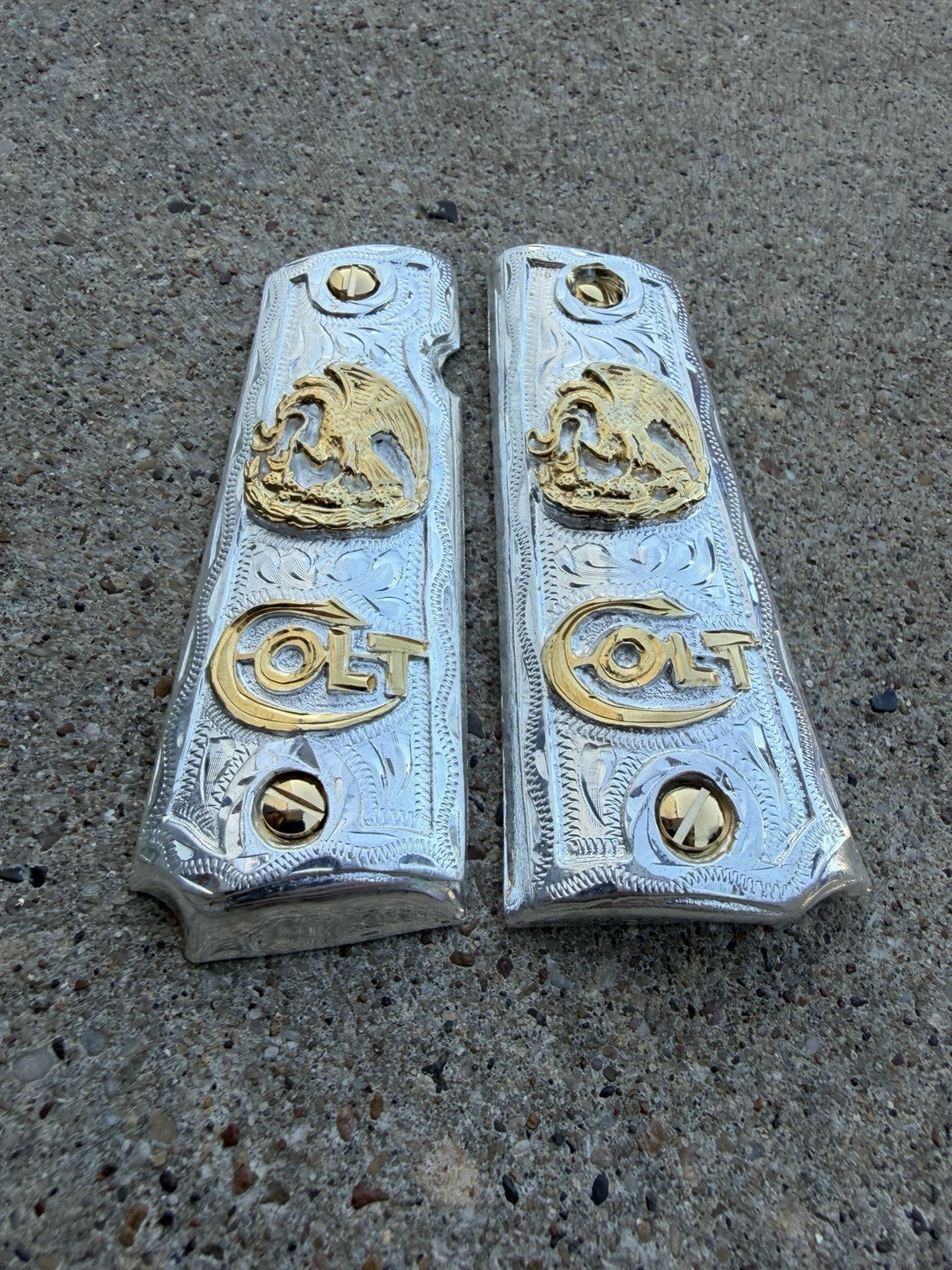 1911 45 38 Super Full Size Mexican Eagle Gold Gun Pistol Grip Cachas & 24K Screw
