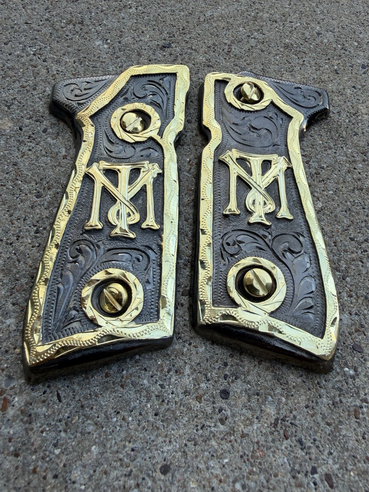 Beretta 92FS Cachas Scarface Gold Plated Pistol Custom Grips & Gold Screws