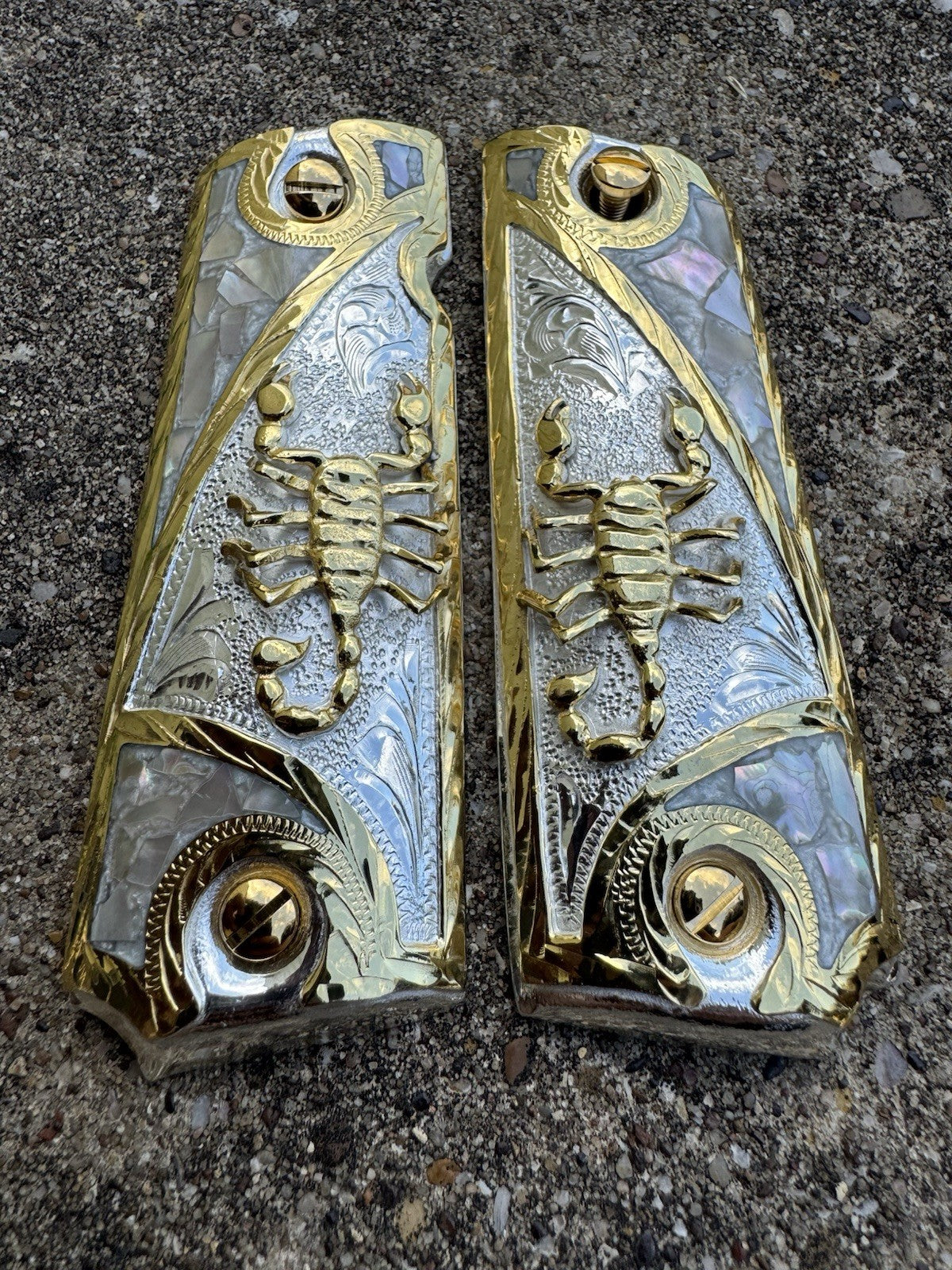 1911 45 38 Super Full Size Scorpion Gold Gun Pistol Grip Cachas & 24K Screws