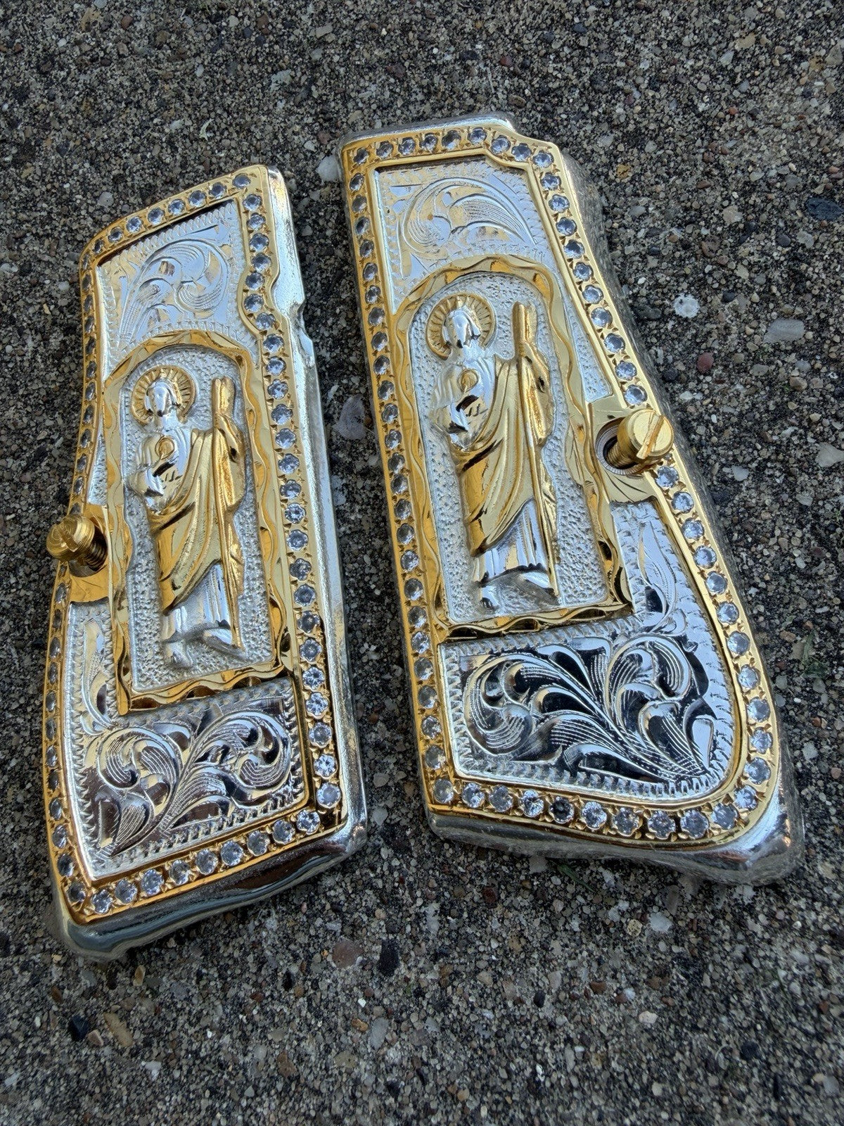 Browning Hi-Power 9mm San Judas Gold Gun Pistol Grip Cachas & 2 24K Screws