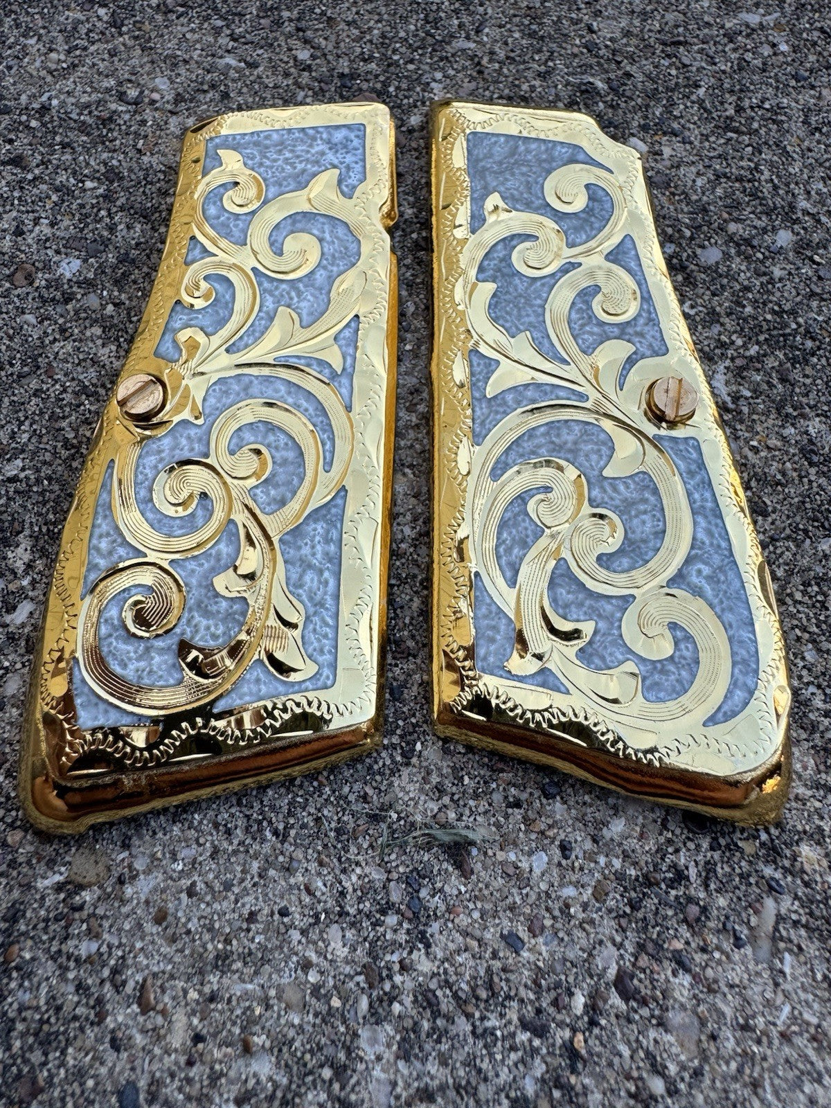 Browning Hi-Power 9mm Gold Gun Pistol Grip Cachas & 24k Screws