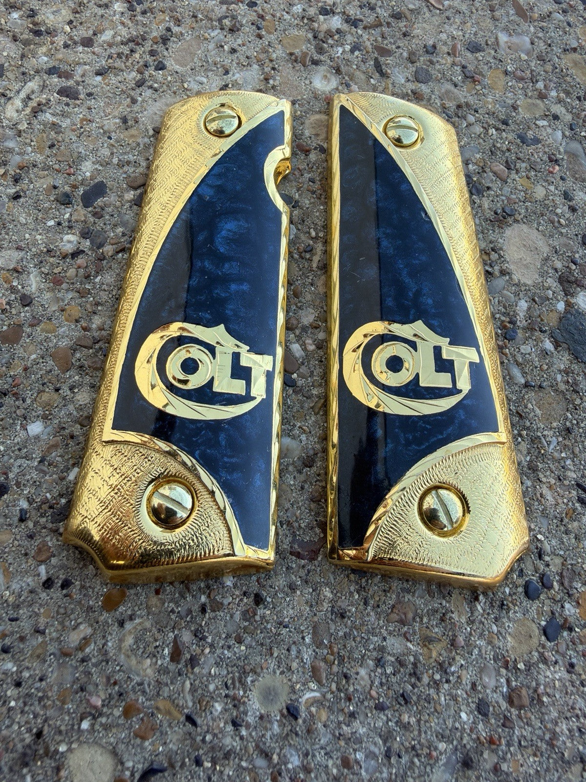 1911 45 38 Super Full Size COLT Gold Gun Pistol Grip Cachas Chapeado & 24K Screw