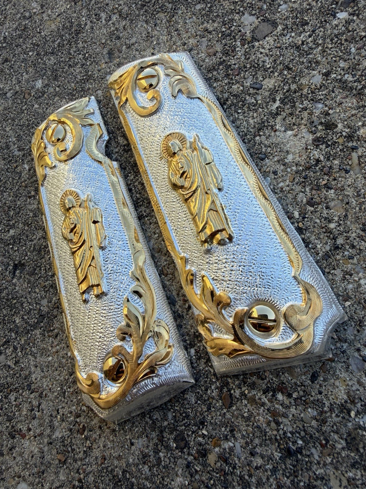 1911 45 38 Super Full Size San Judas Gold Gun Pistol Grip Cachas & 24K Screws