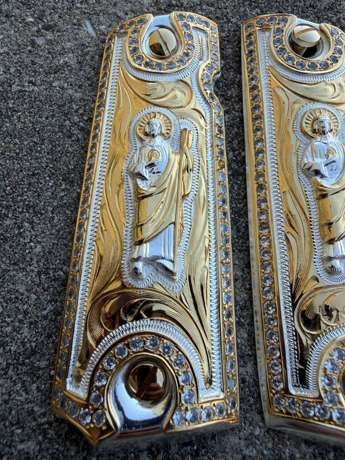 1911 ZIRCONIA 45 38 SUPER SAN JUDAS GOLD GUN PISTOL GRIP CACHAS & 24K SCREWS