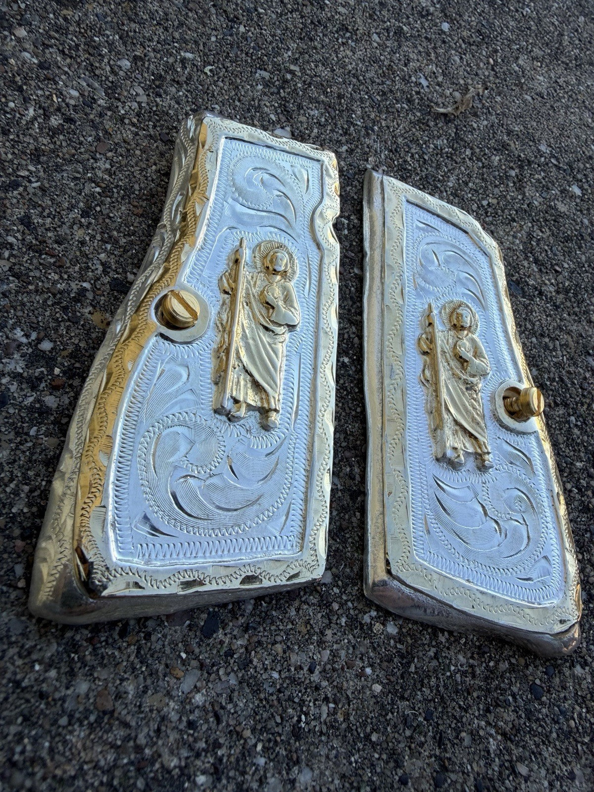 Browning Hi-Power 9mm San Judas Gold Gun Pistol Grip Cachas & 2 24K Screws