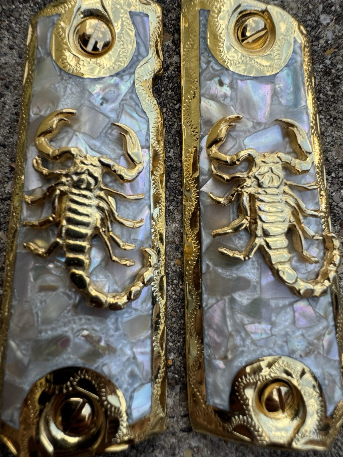 1911 45 38 Super Full Size Scorpion Gold Gun Pistol Grip Cachas & 24K Screws