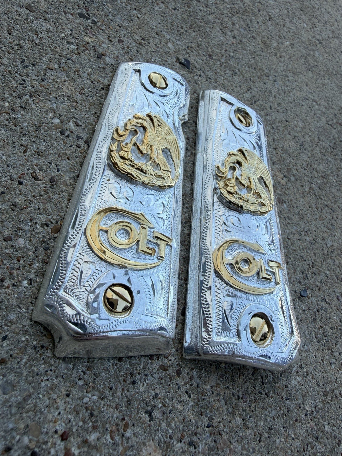 1911 45 38 Super Full Size Mexican Eagle Gold Gun Pistol Grip Cachas & 24K Screw