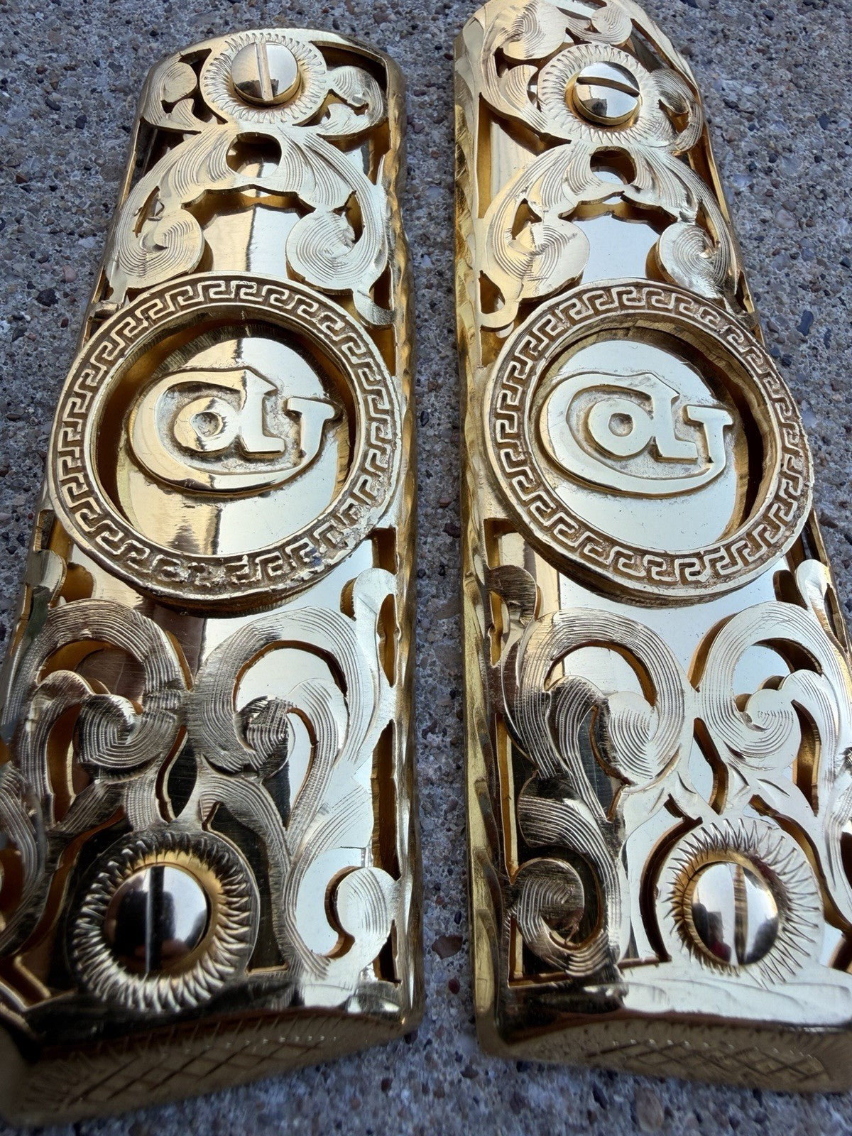 1911 45 38 Super Full Size Colt Gold Gun Pistol Grip Cachas Chapeado & 24K Screw