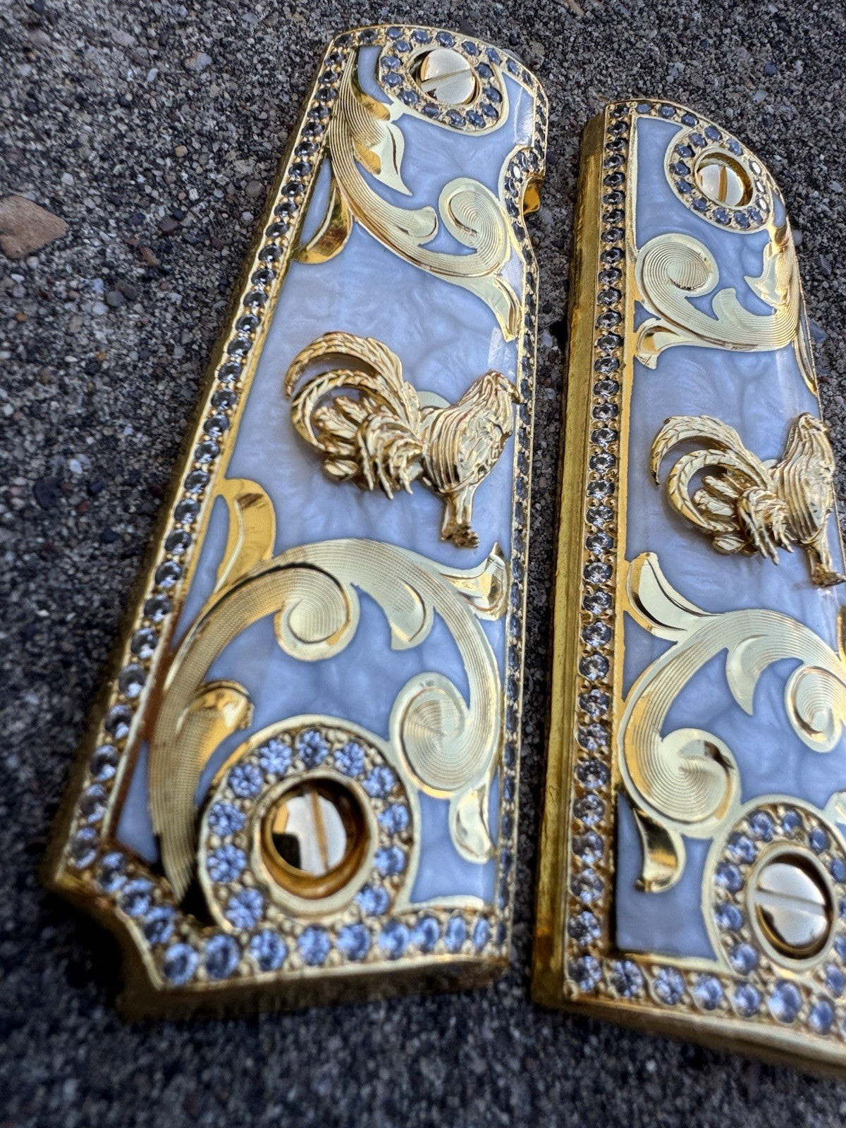 1911 ZIRCONIA 45 38 SUPER COLT GALLO GOLD GUN PISTOL GRIP CACHAS & 24K SCREW