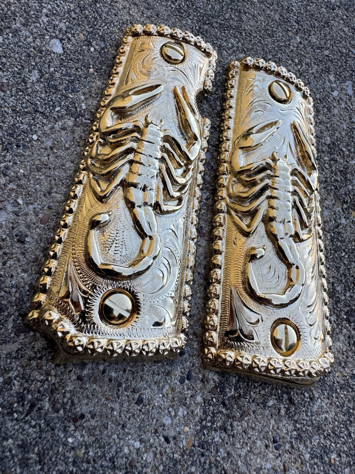 1911 45 38 Super Full Size Scorpion Gold Gun Pistol Grip Cachas & 24K Screws
