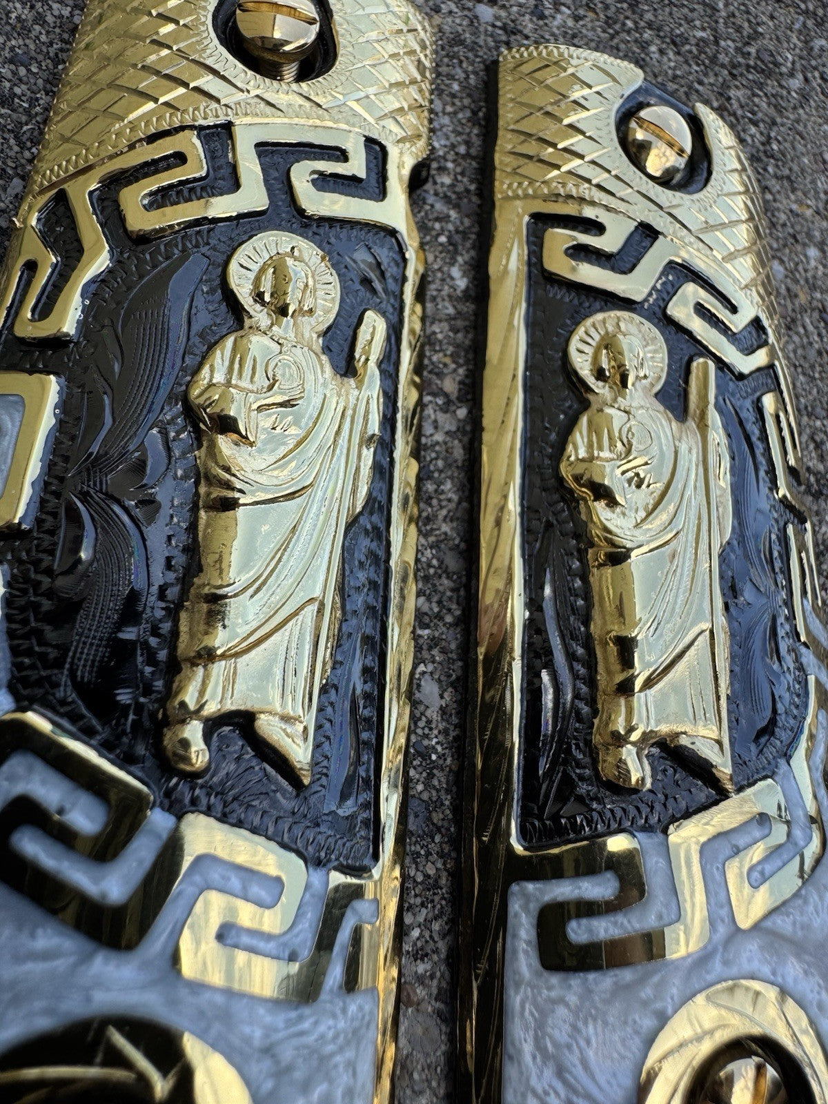 1911 45 38 Super Full Size San Judas Gold Gun Pistol Grip Cachas & 24K Screws