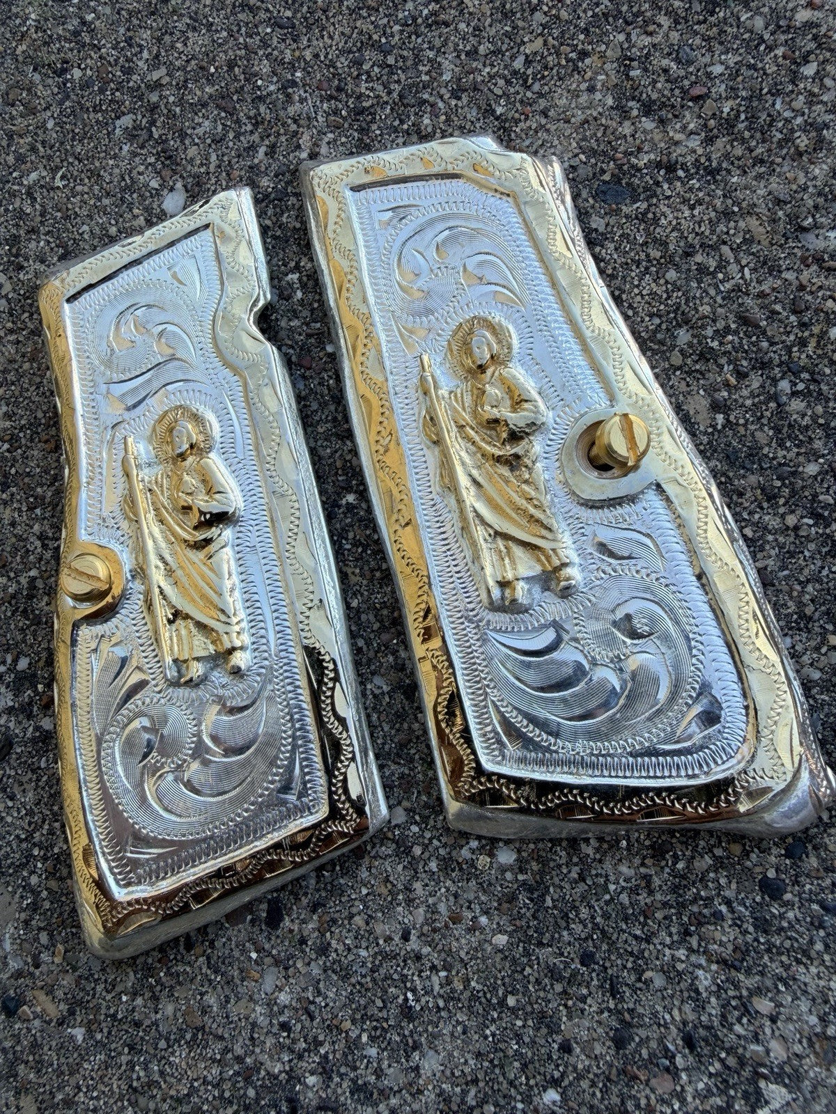 Browning Hi-Power 9mm San Judas Gold Gun Pistol Grip Cachas & 2 24K Screws