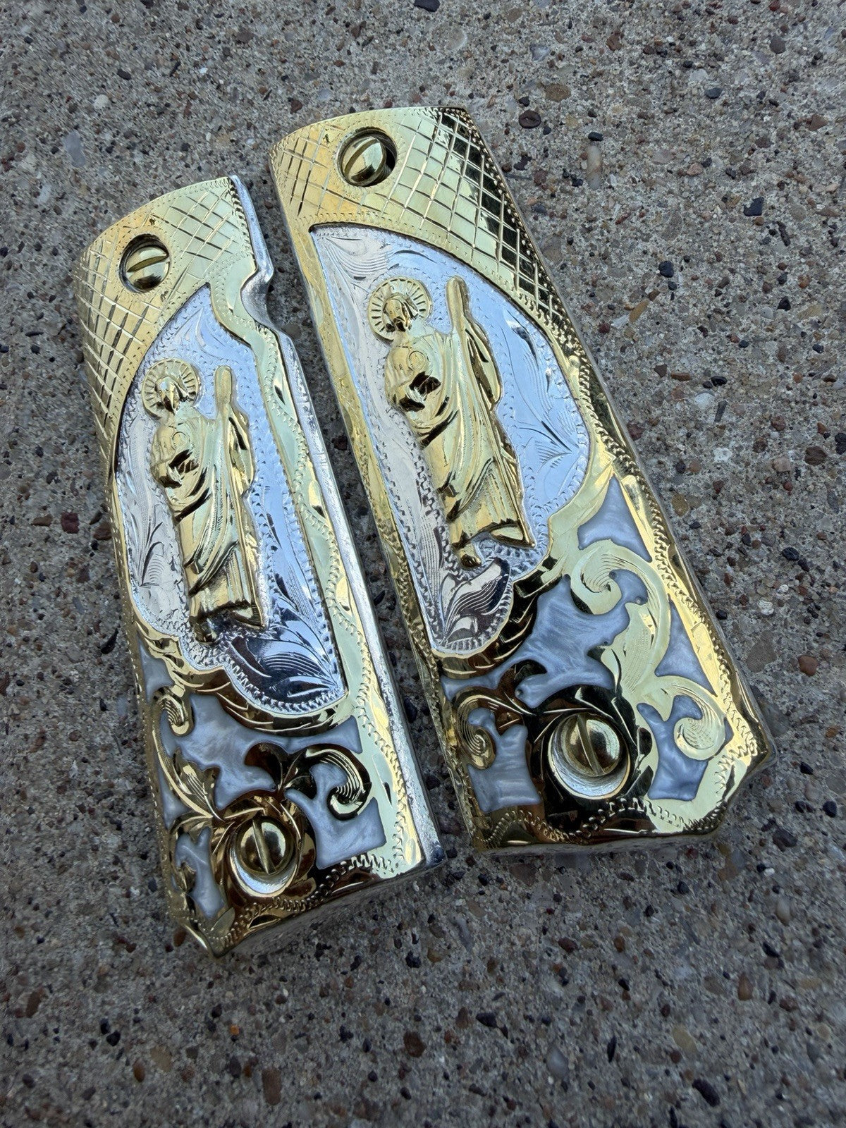 1911 45 38 Super Full Size San Judas Gold Gun Pistol Grip Cachas & 24K Screws