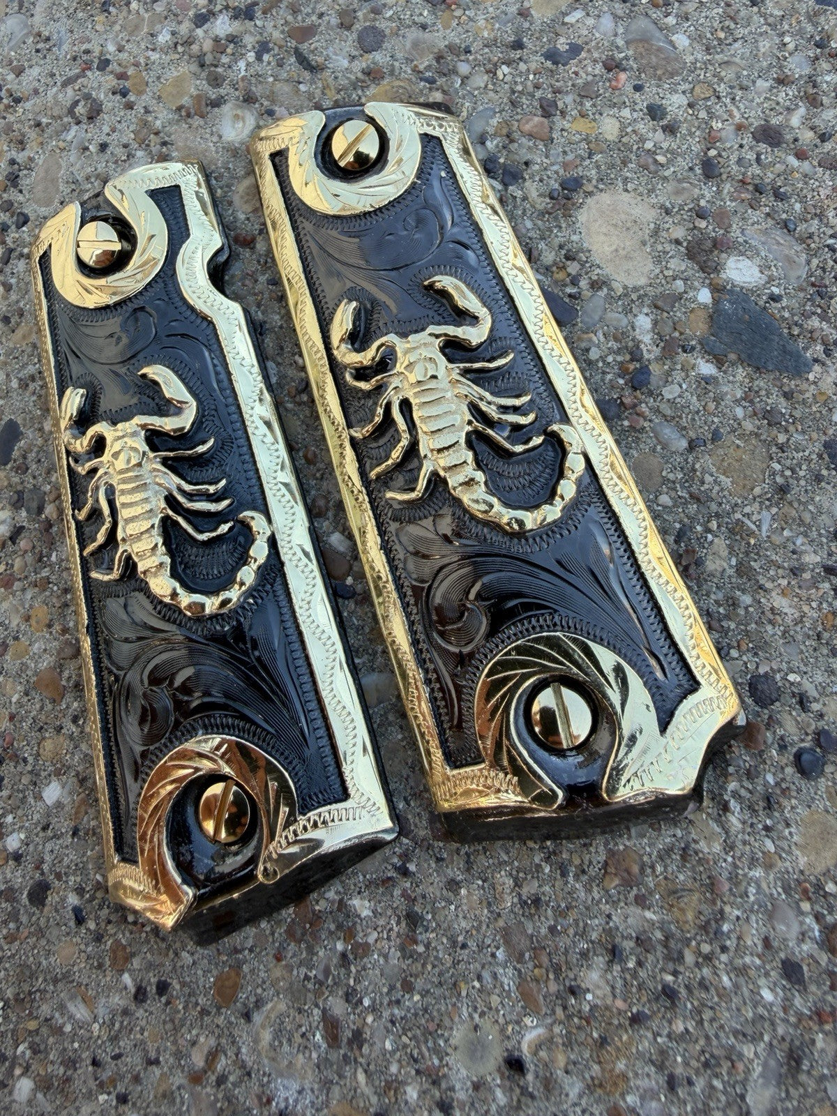 1911 45 38 Super Full Size Scorpion Gold Gun Pistol Grip Cachas & 24K Screws