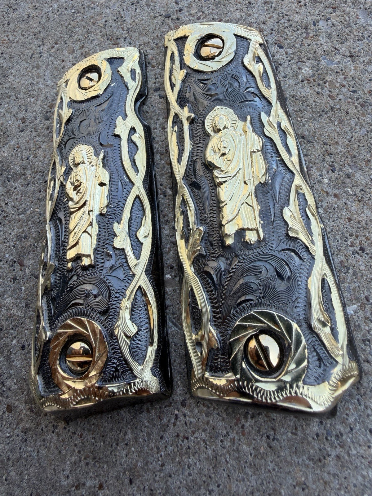 1911 45 38 Super Full Size San Judas Gold Gun Pistol Grip Cachas & 24K Screws