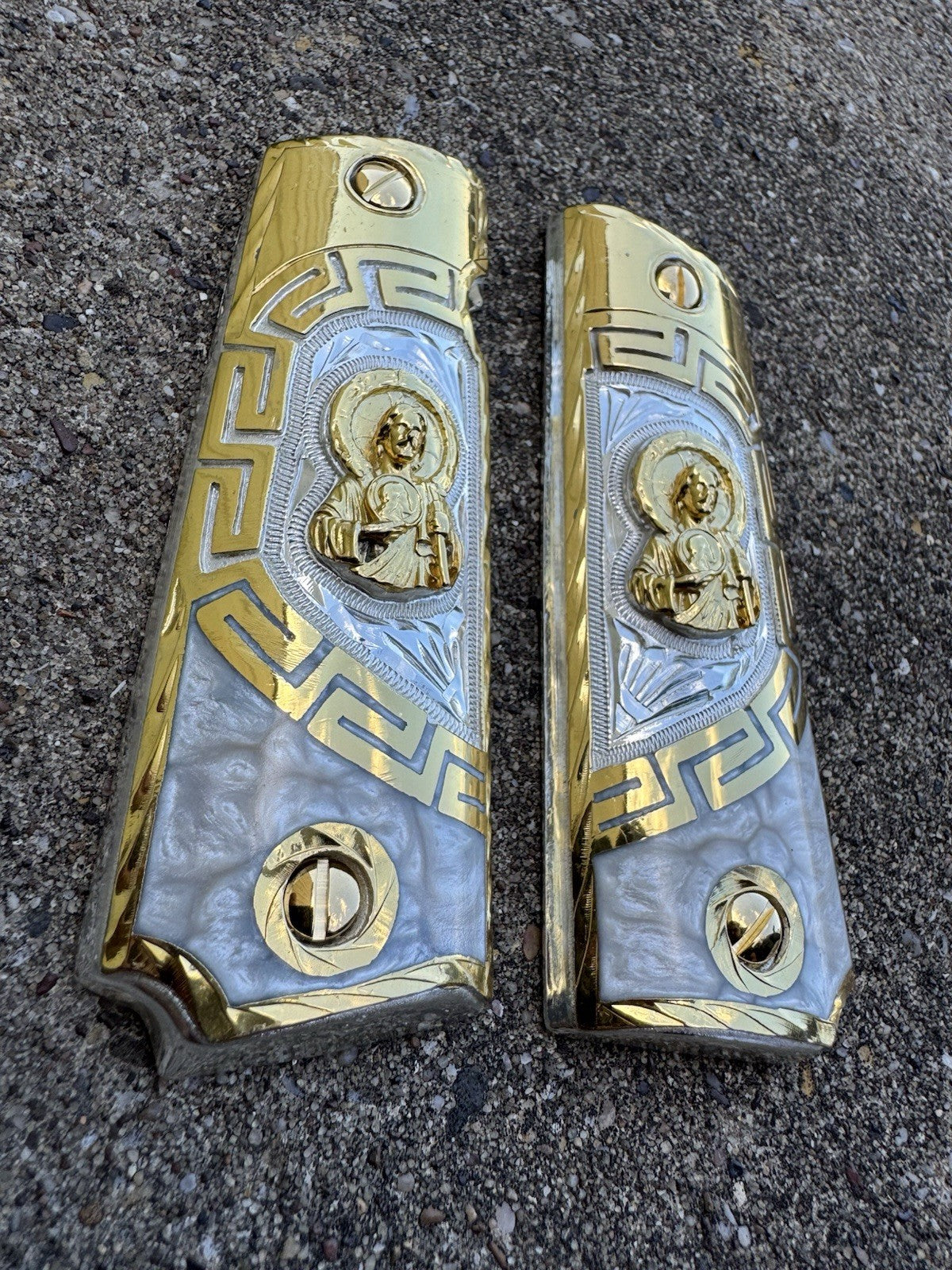1911 45 38 Super Full Size San Judas Gold Gun Pistol Grip Cachas & 24K Screws