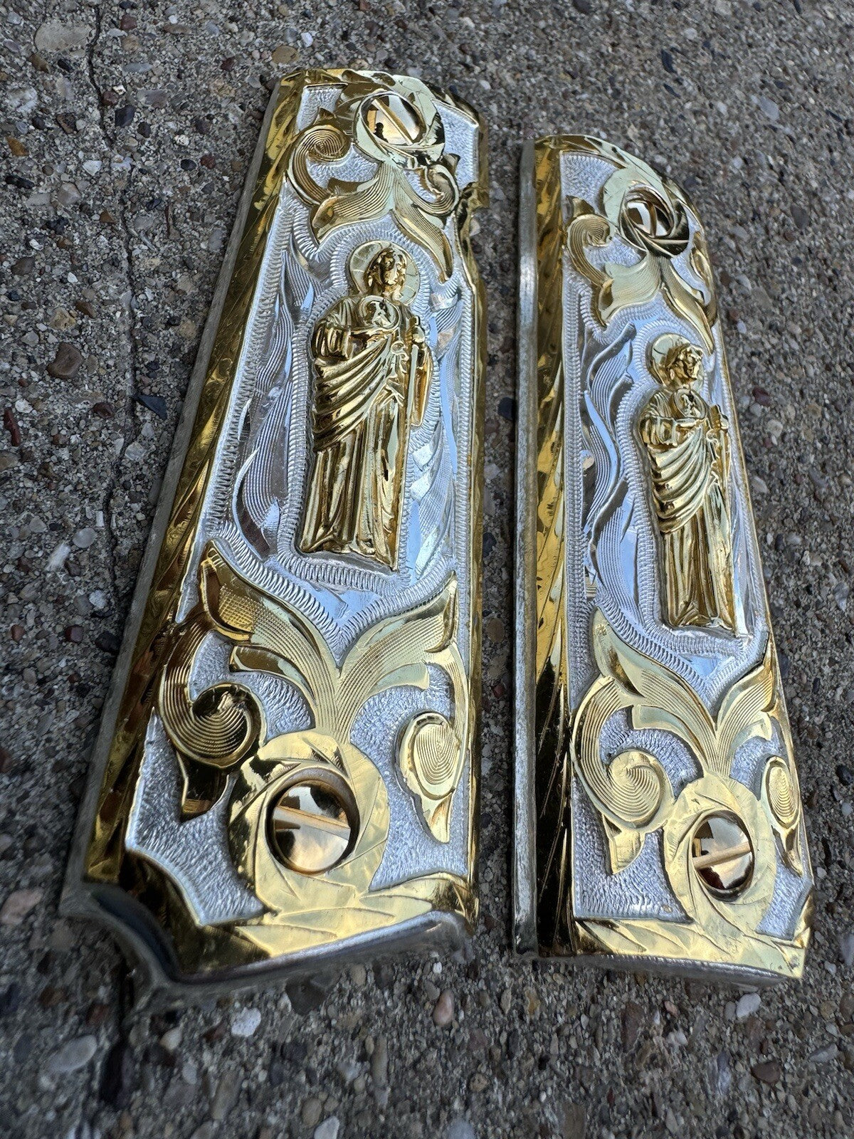 1911 45 38 Super Full Size San Judas Gold Gun Pistol Grip Cachas & 24K Screws