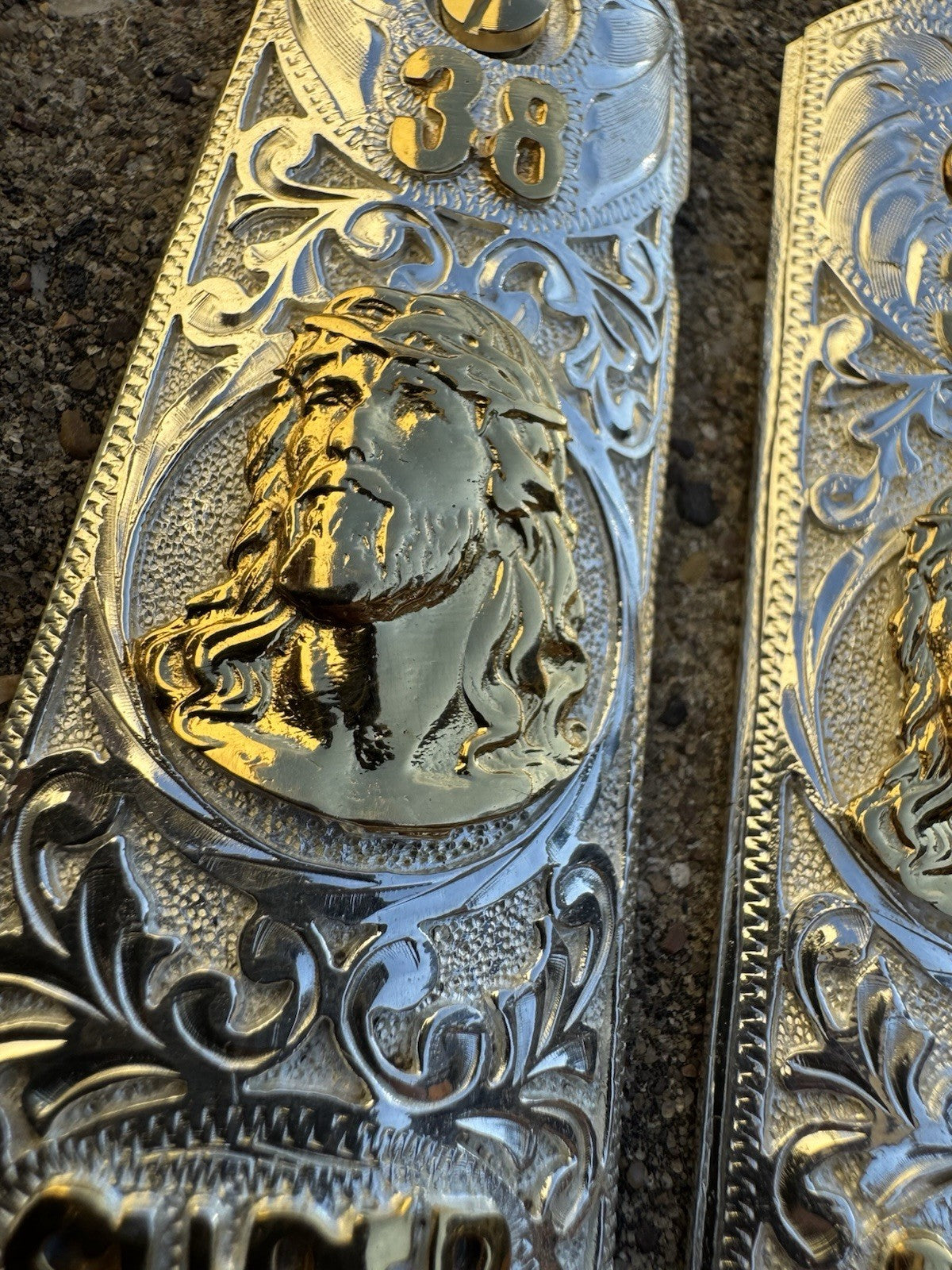 1911 45 38 Super Full Size Jesus Gold Gun Pistol Grip Cachas & 24K Screws