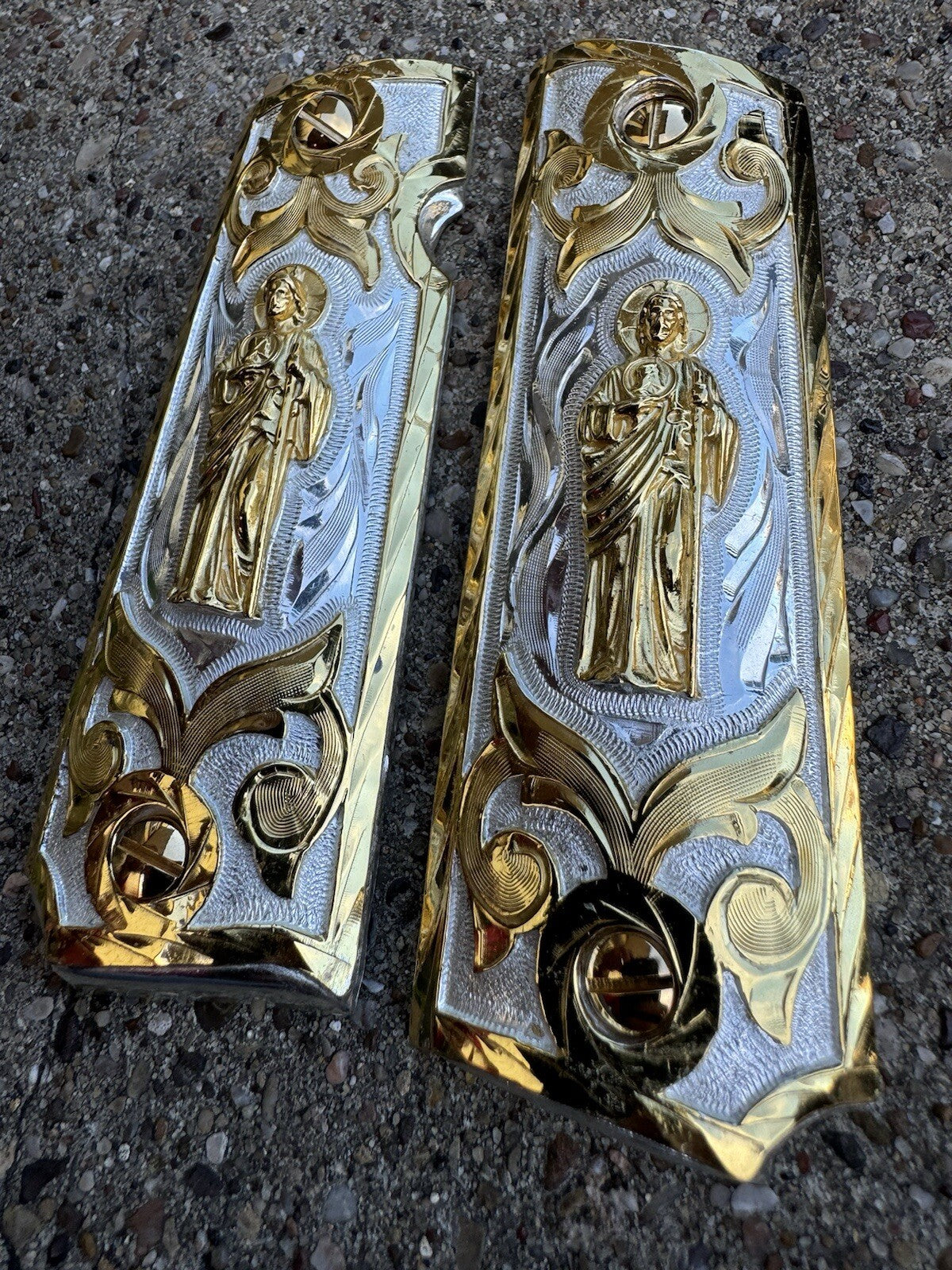 1911 45 38 Super Full Size San Judas Gold Gun Pistol Grip Cachas & 24K Screws