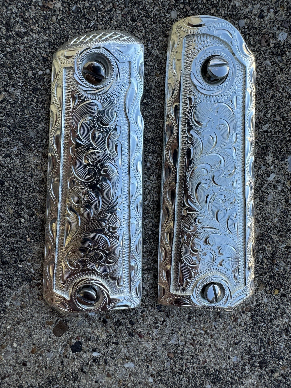 1911 45 38 Super Full Size Gun Pistol Grip Cachas & Polished Screws