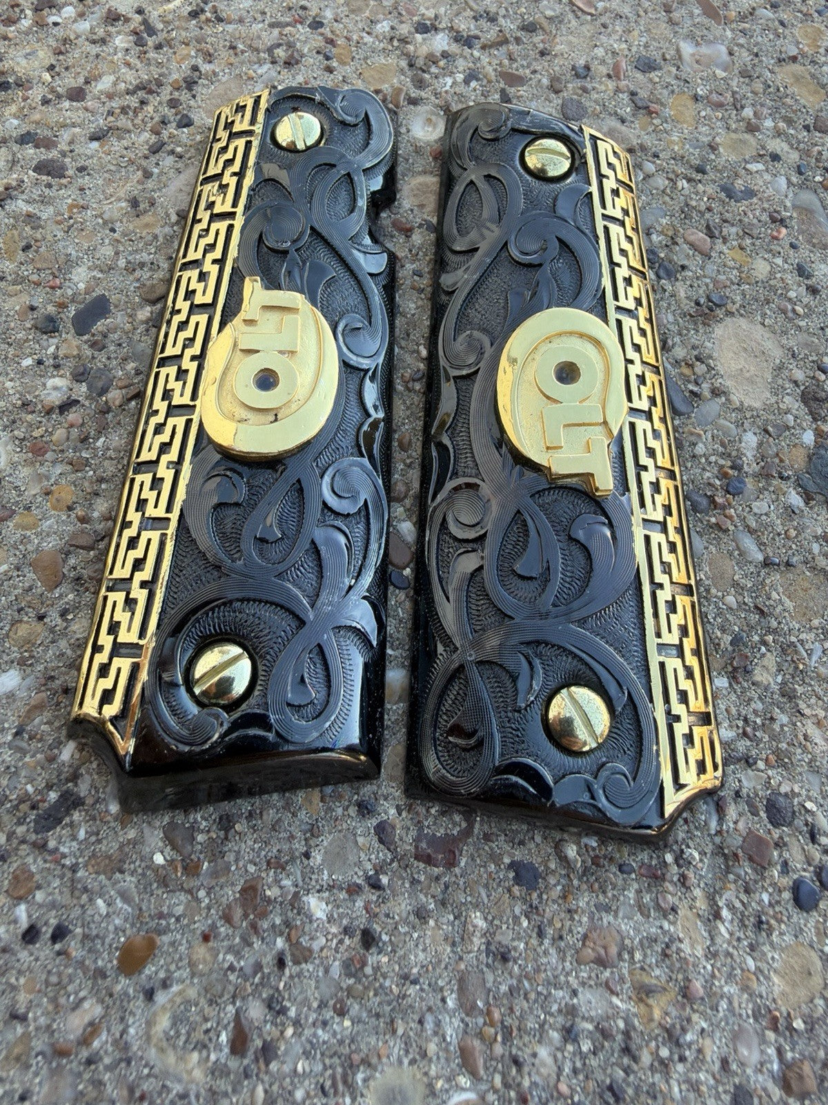 1911 45 38 Super Full Size COLT Gold Gun Pistol Grip Cachas Chapeado & 24K Screw