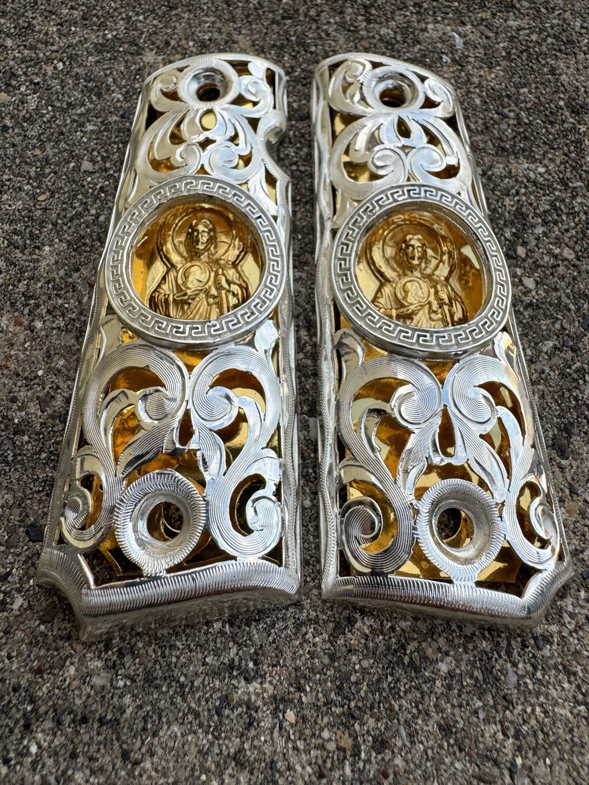 1911 45 38 Super Full Size San Judas Gold Gun Pistol Grip Cachas & 24K Screws