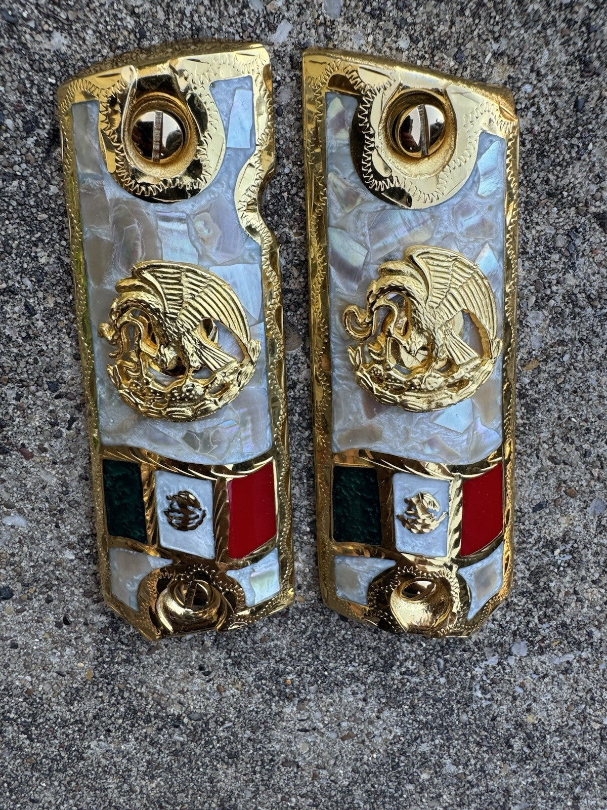 1911 45 38 Super Full Size Mexican Eagle Gold Gun Pistol Grip Cachas & 24K Screw