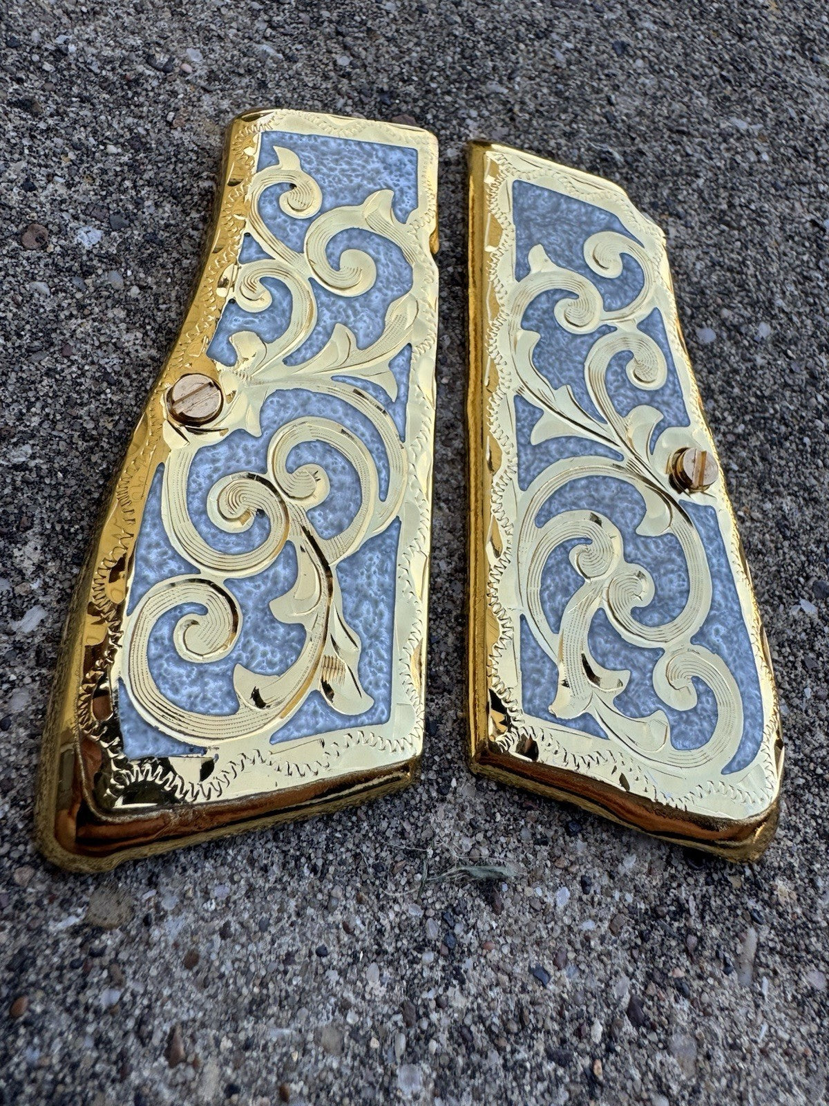 Browning Hi-Power 9mm Gold Gun Pistol Grip Cachas & 24k Screws