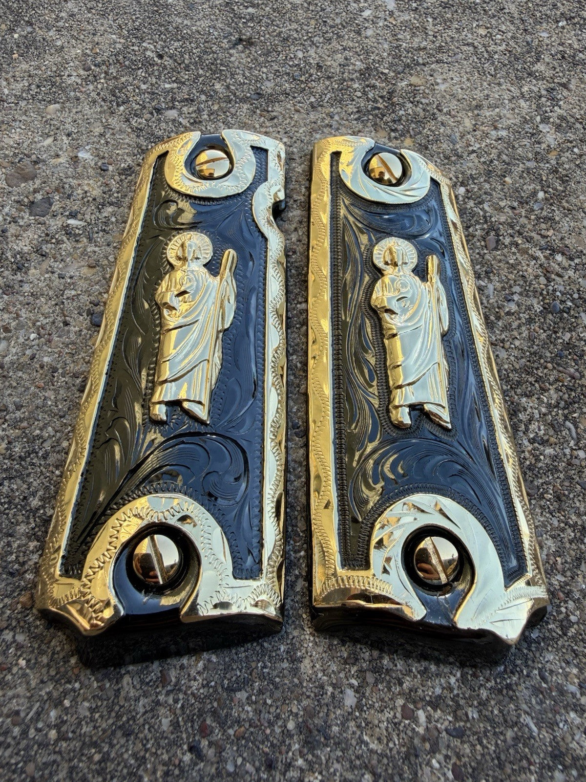 1911 45 38 Super Full Size San Judas Gold Gun Pistol Grip Cachas & 24K Screws