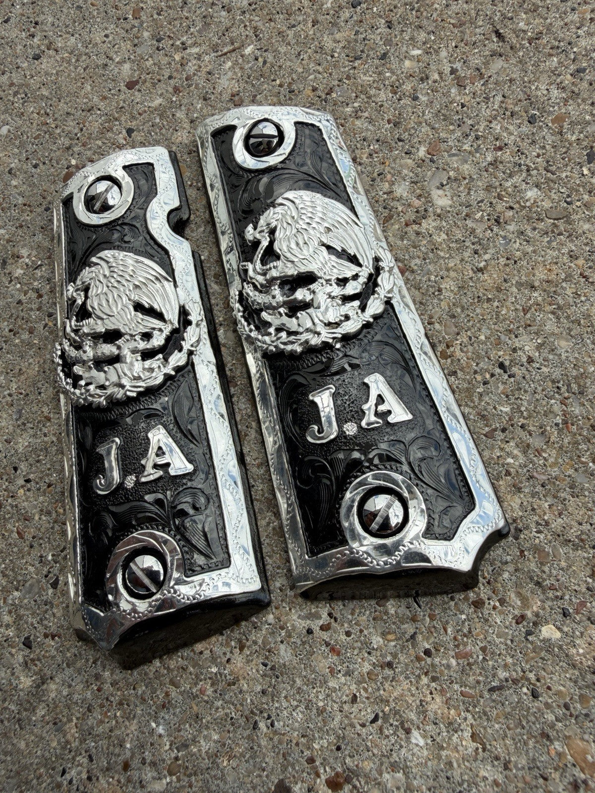 1911 45 38 Super Full Size Mexican Eagle "J.A" Gun Pistol Grip Cachas & Screws