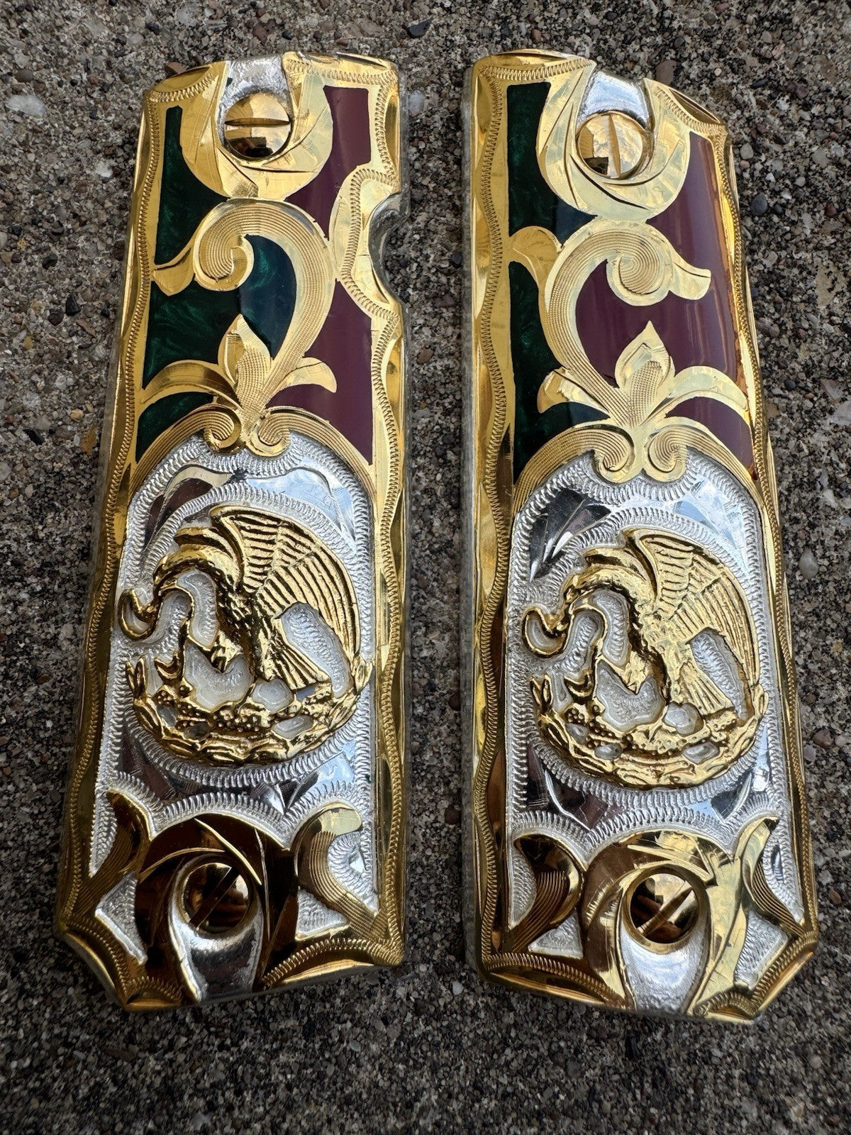 1911 45 38 Super Full Size Mexican Eagle Gold Gun Pistol Grip Cachas & 24K Screw
