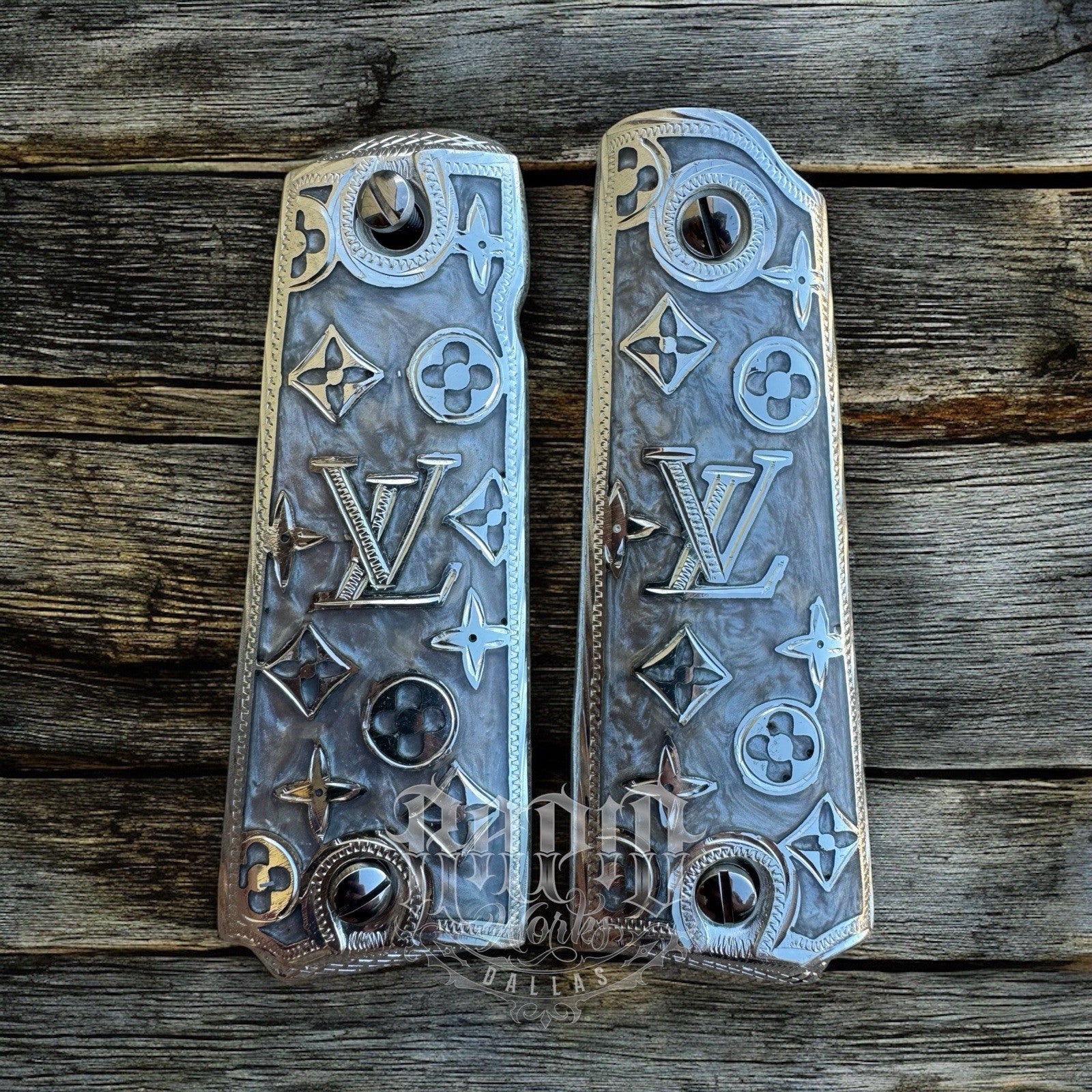 1911 45 38 Super Full Size Gun Pistol Grip Cachas & Polished Screws