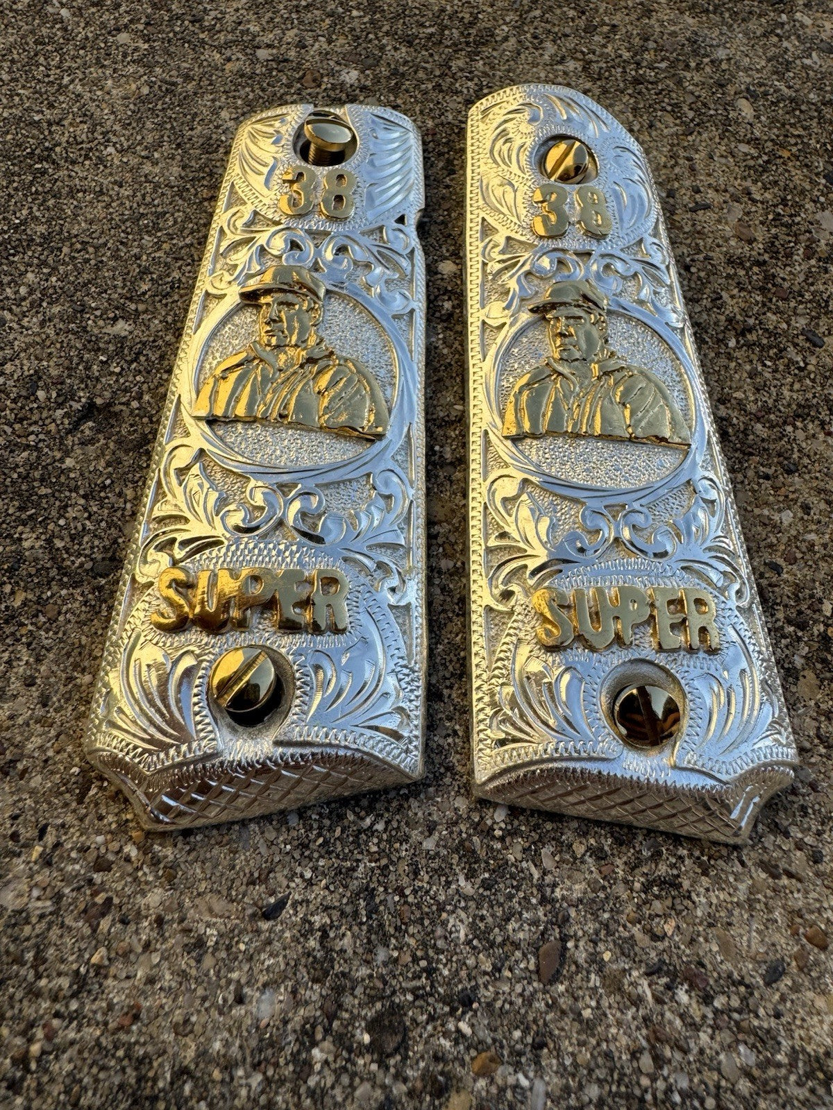 1911 45 38 Super Full Size Chapo Gold Gun Pistol Grip Cachas & 24K Screws