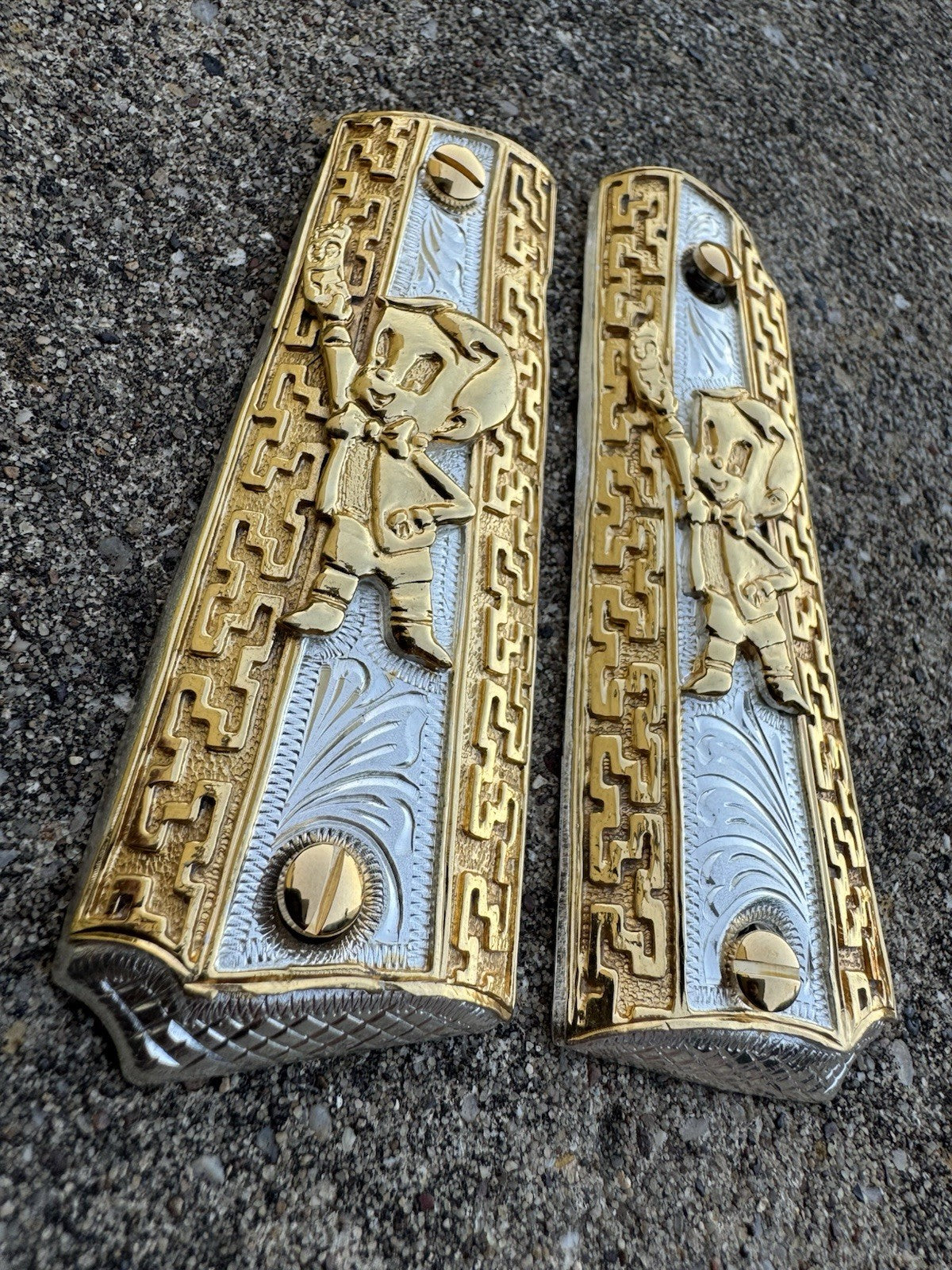 1911 45 38 Super Full Size Richie Rich Gold Gun Pistol Grip Cachas & 24K Screws