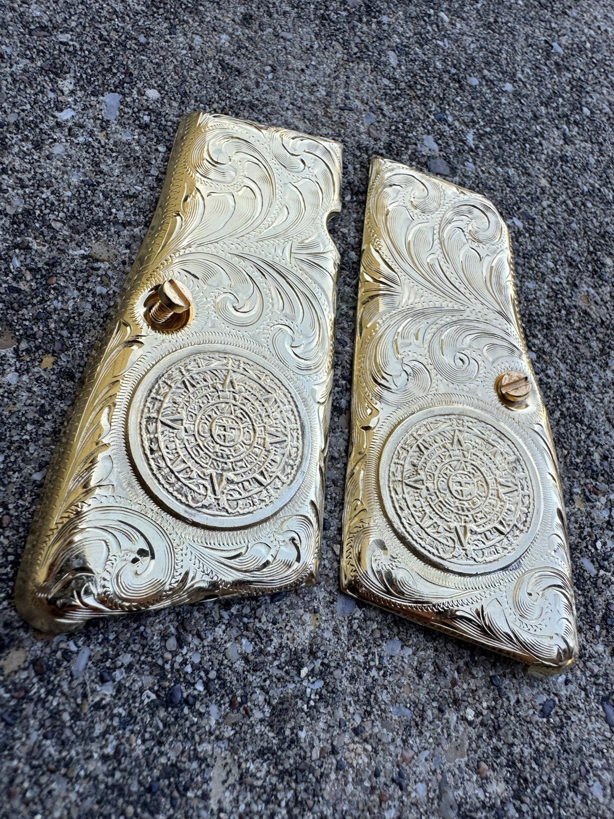 Browning Hi-Power 9mm Azteca Gold Gun Pistol Grip Cachas & 24k Screws