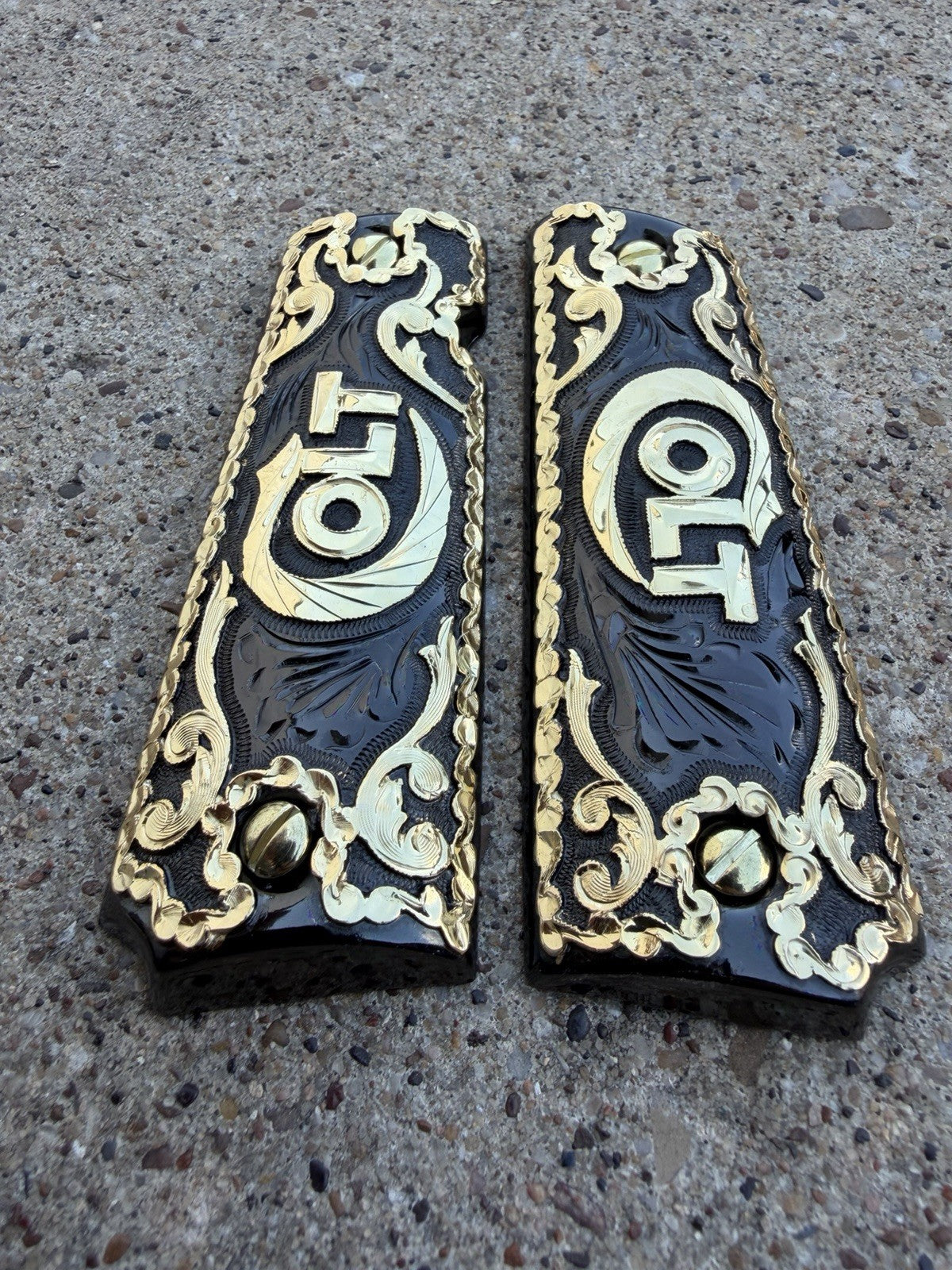 1911 45 38 Super Full Size COLT Gold Gun Pistol Grip Cachas Chapeado & 24K Screw