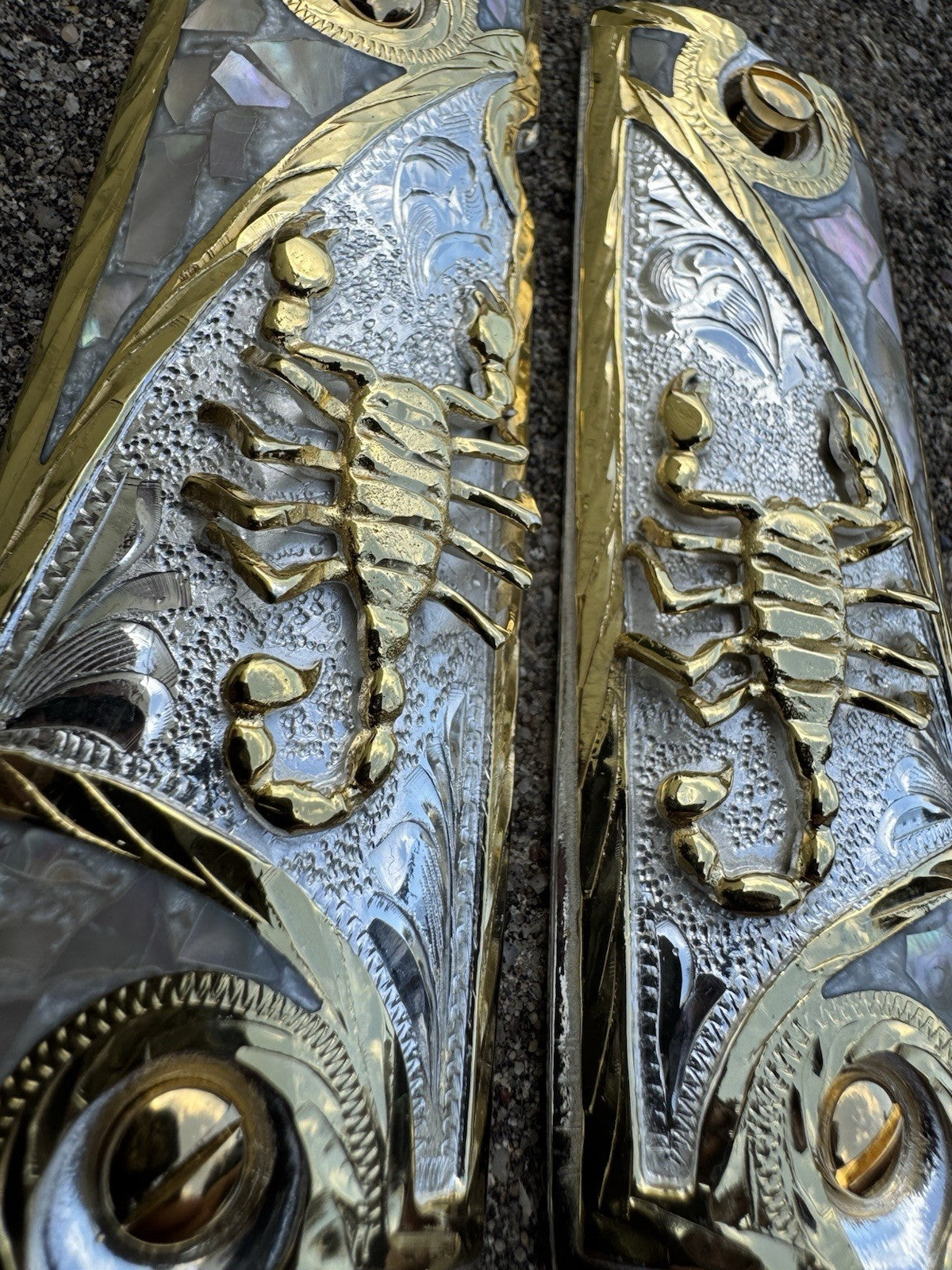 1911 45 38 Super Full Size Scorpion Gold Gun Pistol Grip Cachas & 24K Screws