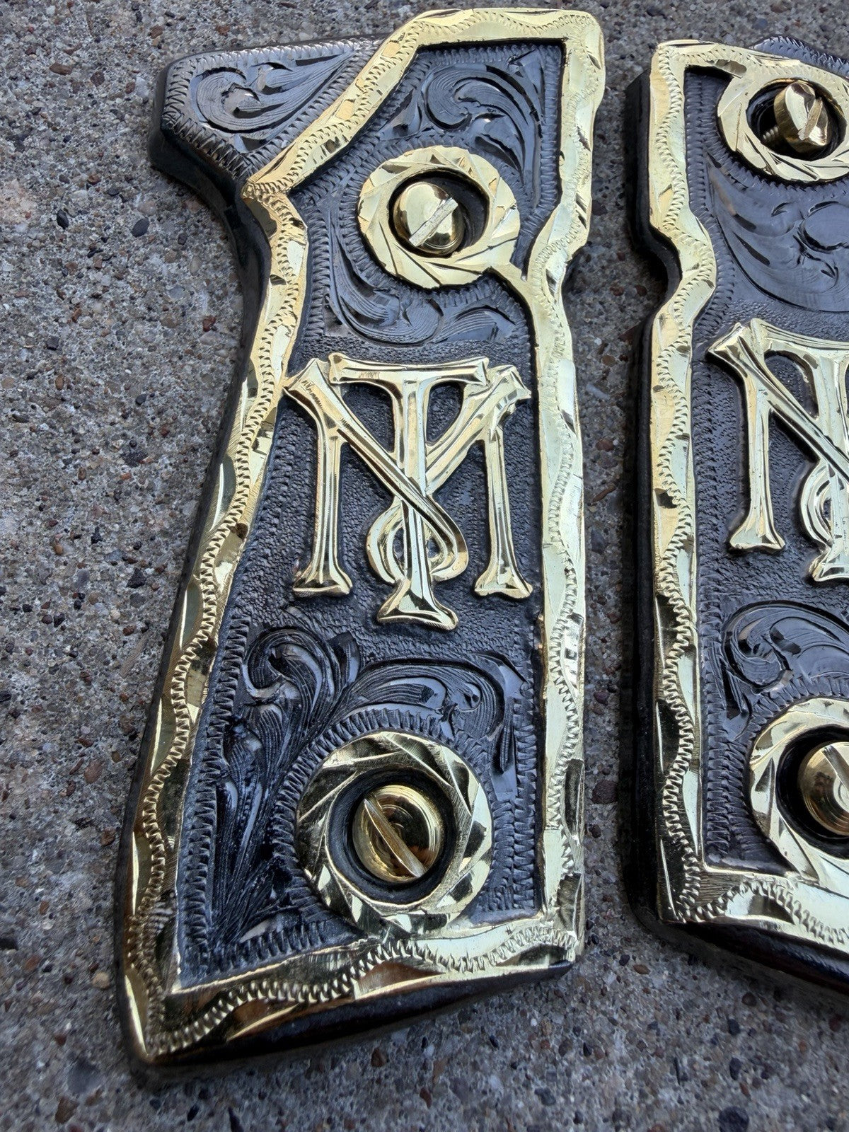 Beretta 92FS Cachas Scarface Gold Plated Pistol Custom Grips & Gold Screws