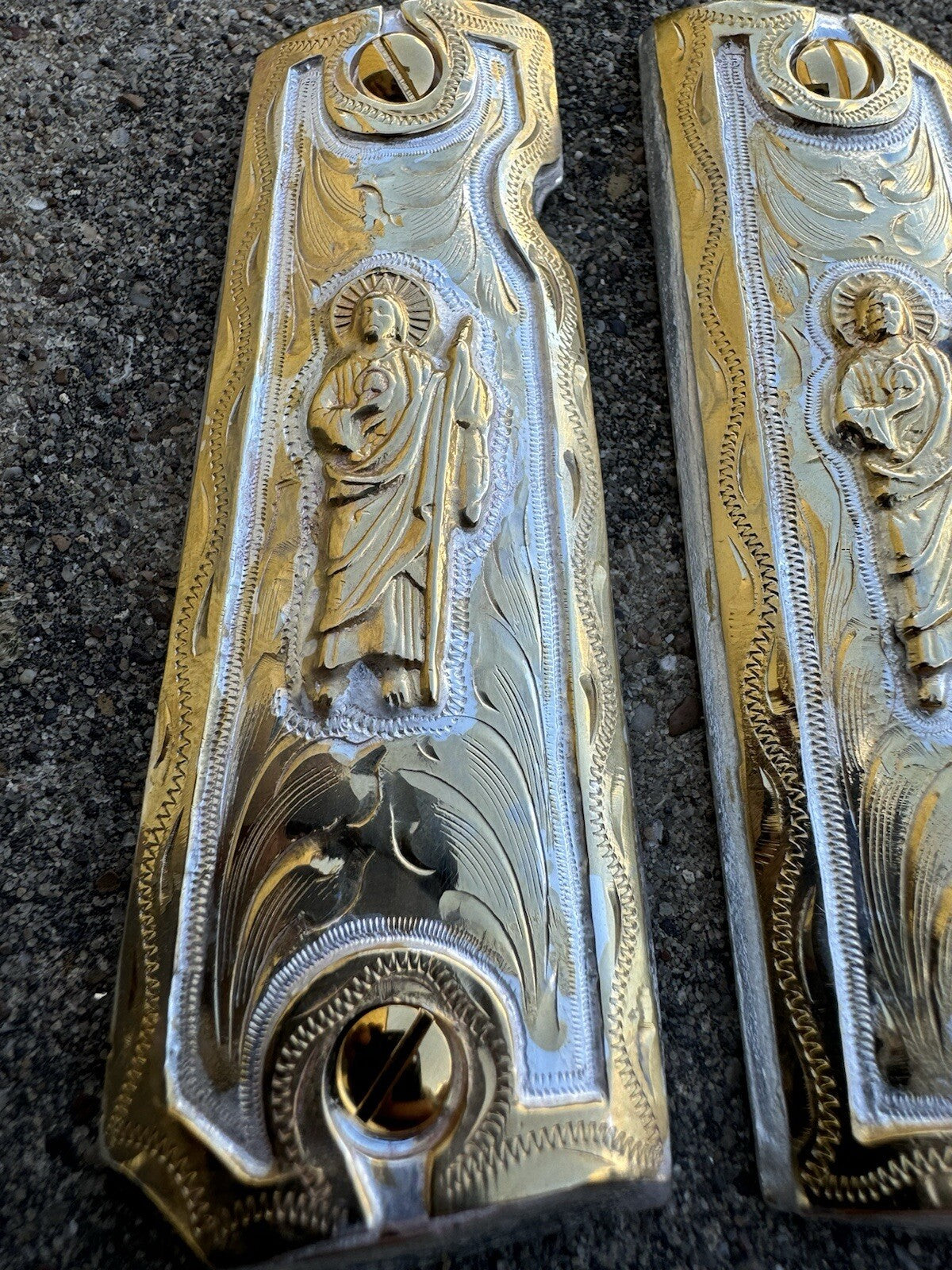 1911 Full Size 45 38 Super San Judas Gold Gun Pistol Grip Cachas & 24K Screws