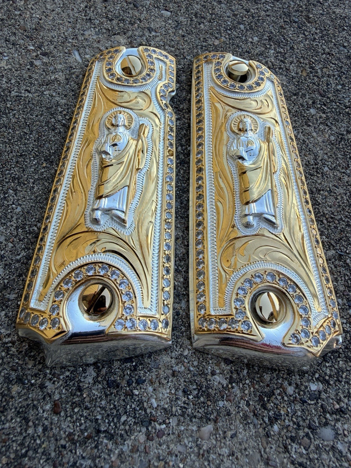 1911 ZIRCONIA 45 38 SUPER SAN JUDAS GOLD GUN PISTOL GRIP CACHAS & 24K SCREWS