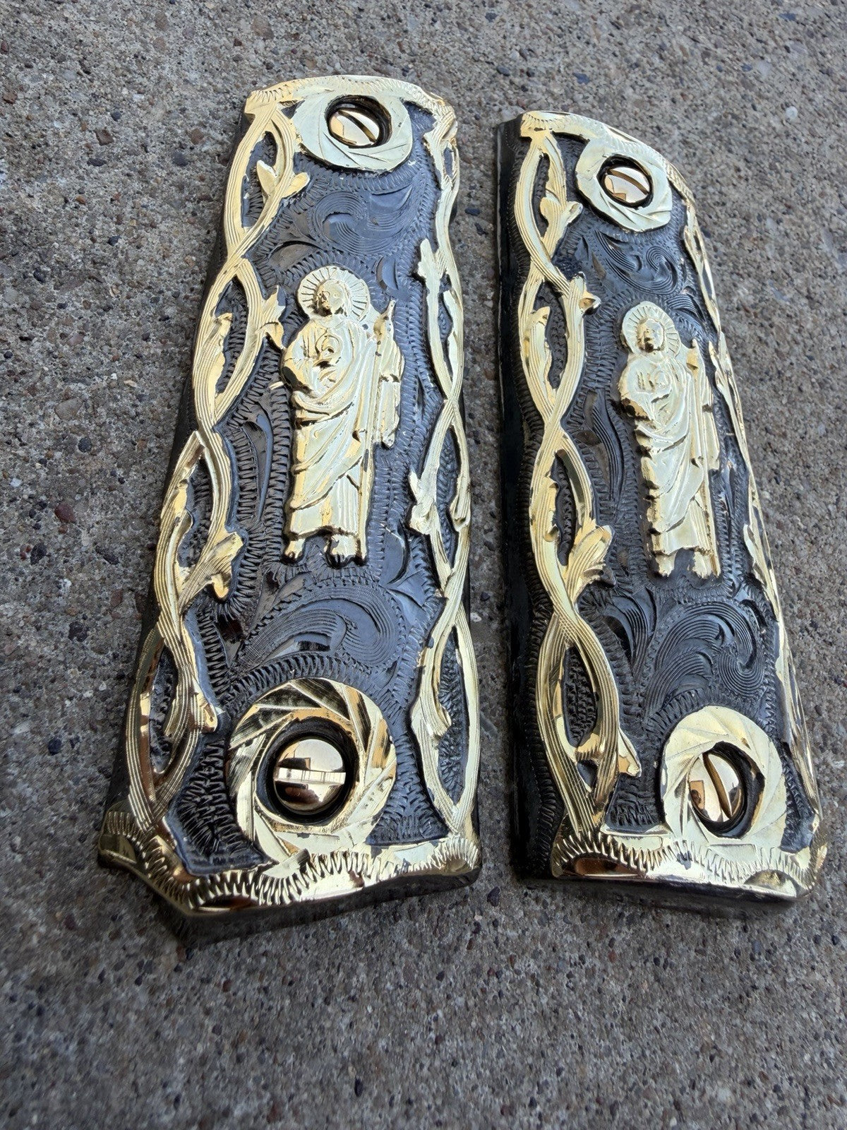 1911 45 38 Super Full Size San Judas Gold Gun Pistol Grip Cachas & 24K Screws