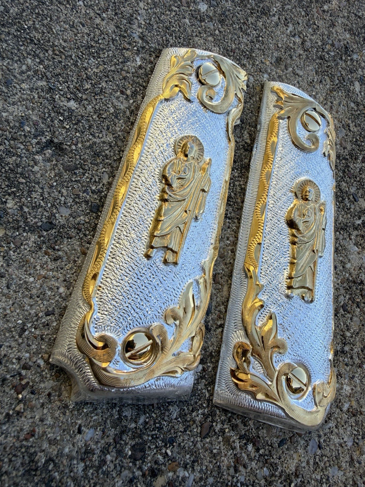 1911 45 38 Super Full Size San Judas Gold Gun Pistol Grip Cachas & 24K Screws